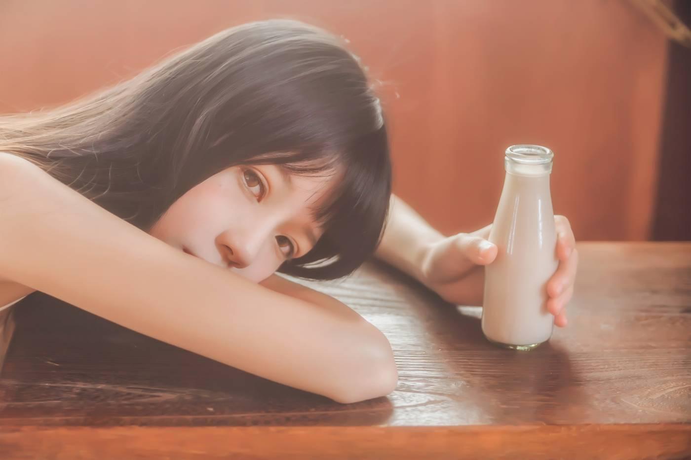 桜桃喵 – NO.50 未熟1 小背心换水手服 [144P]插图1