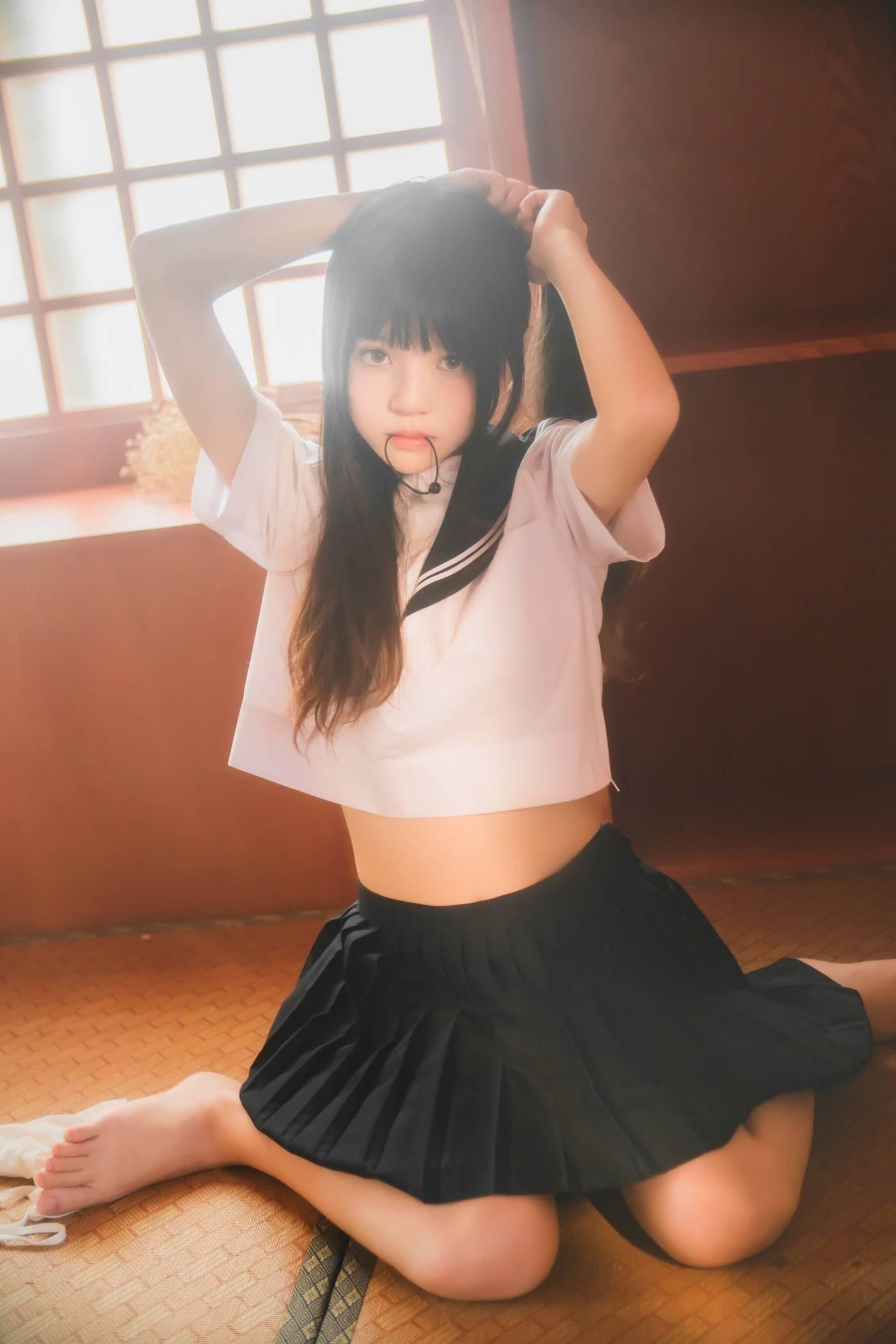桜桃喵 – NO.50 未熟1 小背心换水手服 [144P]插图2