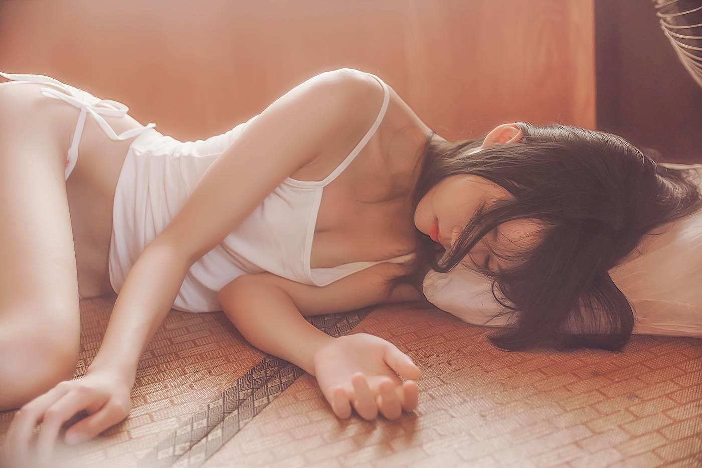 桜桃喵 – NO.50 未熟1 小背心换水手服 [144P]插图2