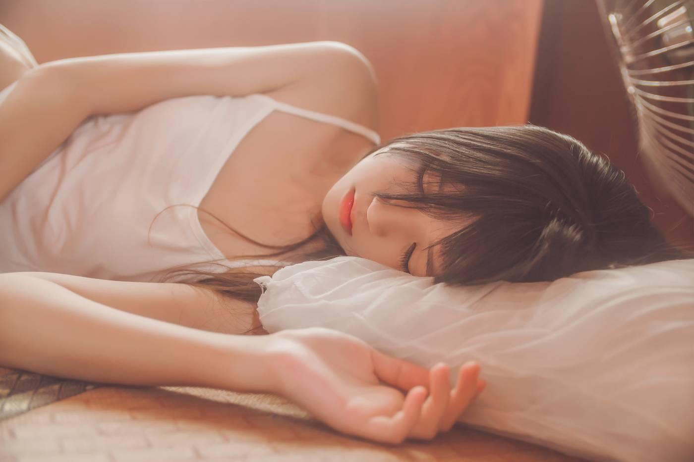 桜桃喵 – NO.50 未熟1 小背心换水手服 [144P]插图7