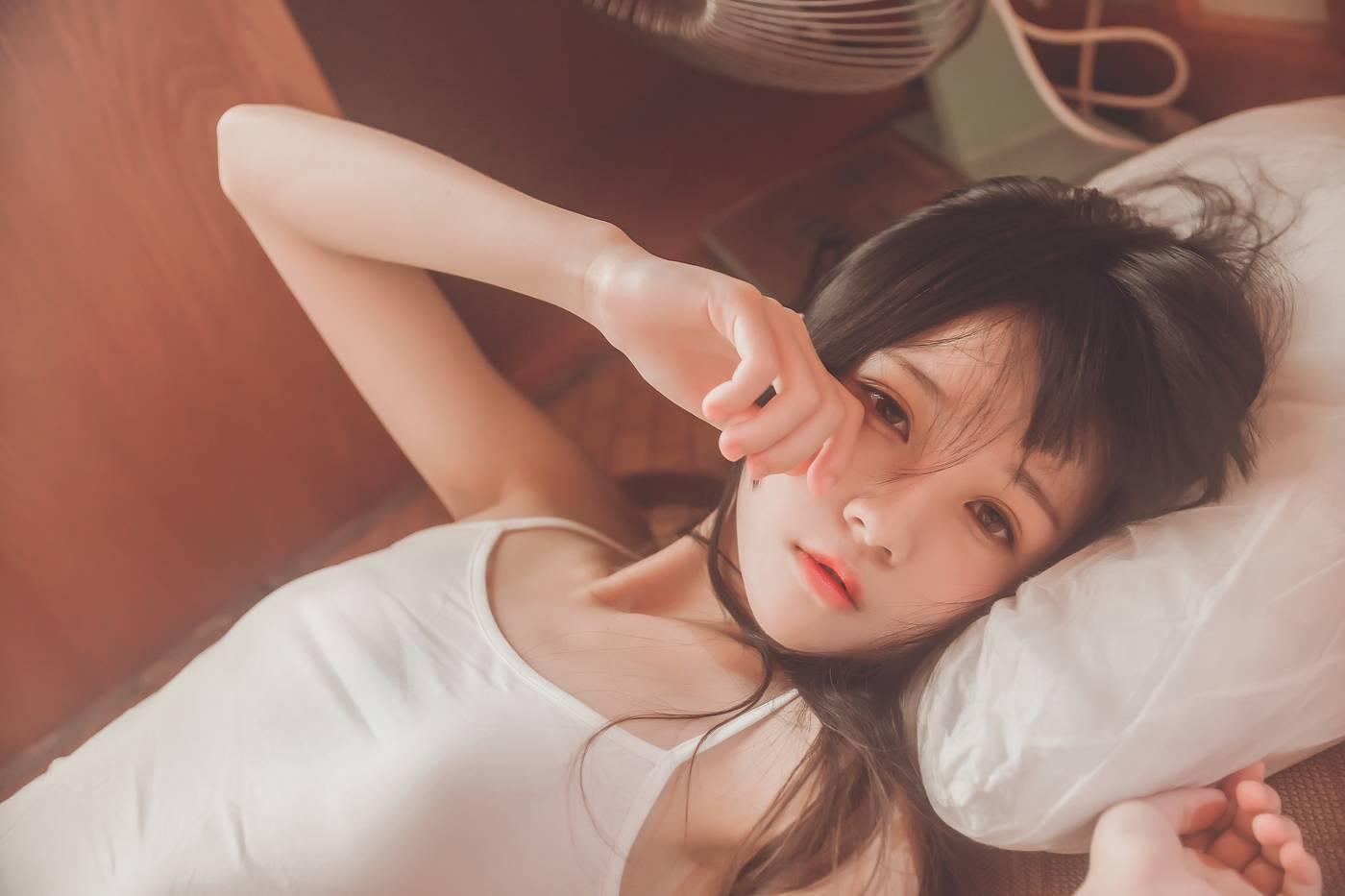 桜桃喵 – NO.50 未熟1 小背心换水手服 [144P]插图1