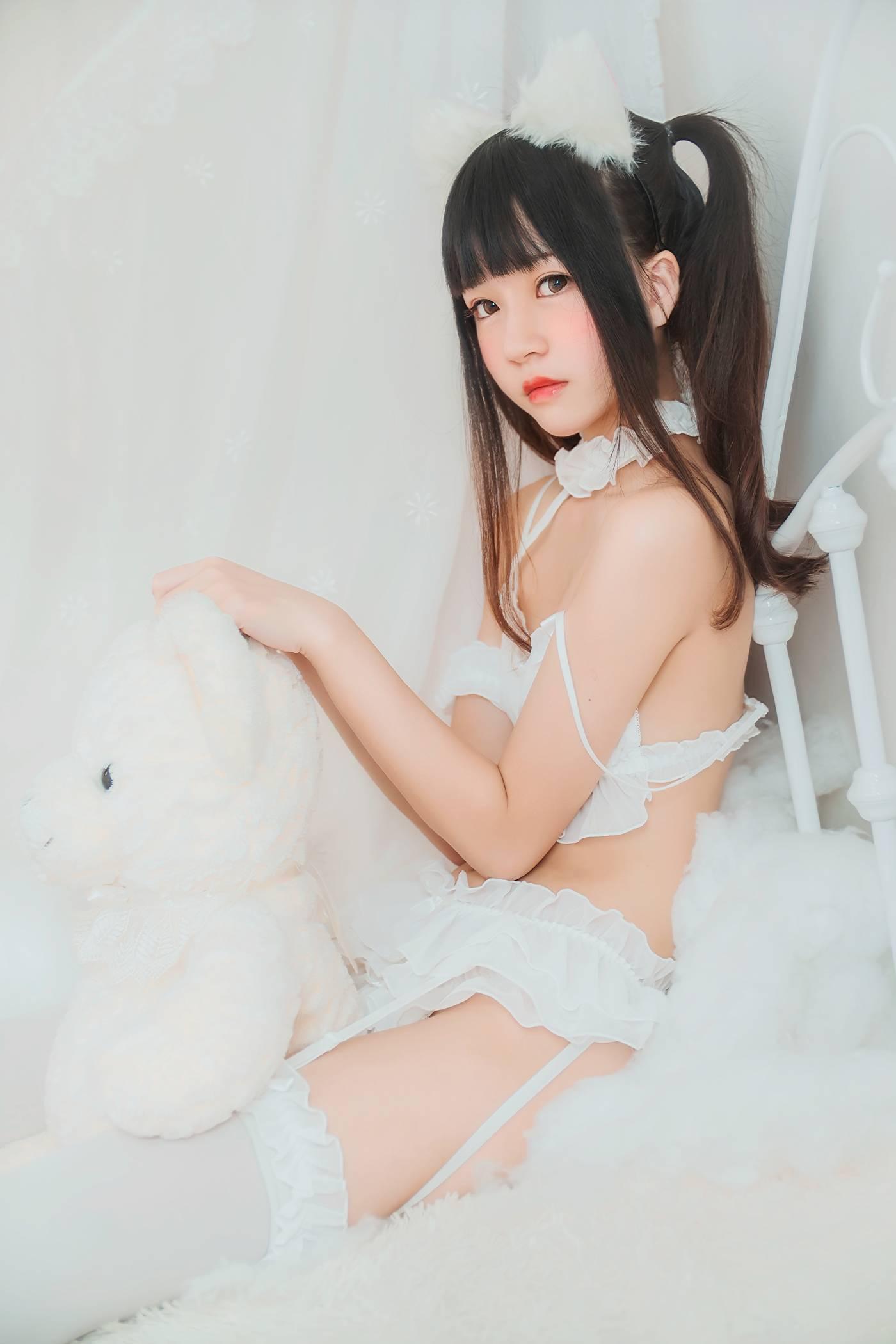 桜桃喵 – NO.68 白猫 [32P]插图1