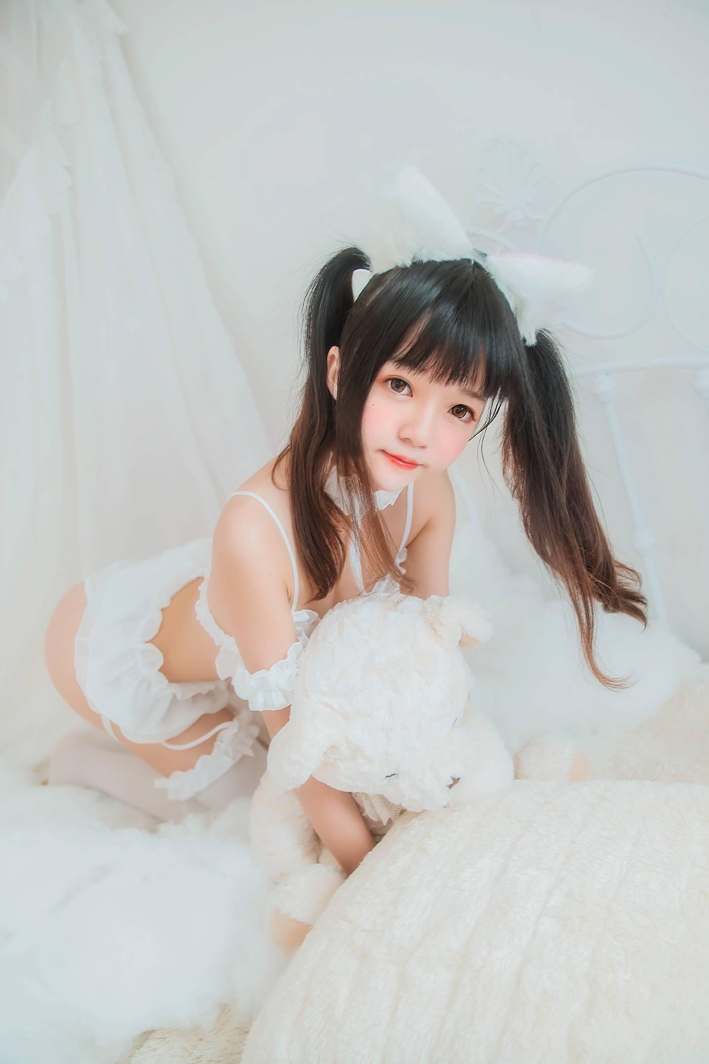 桜桃喵 – NO.68 白猫 [32P]插图1