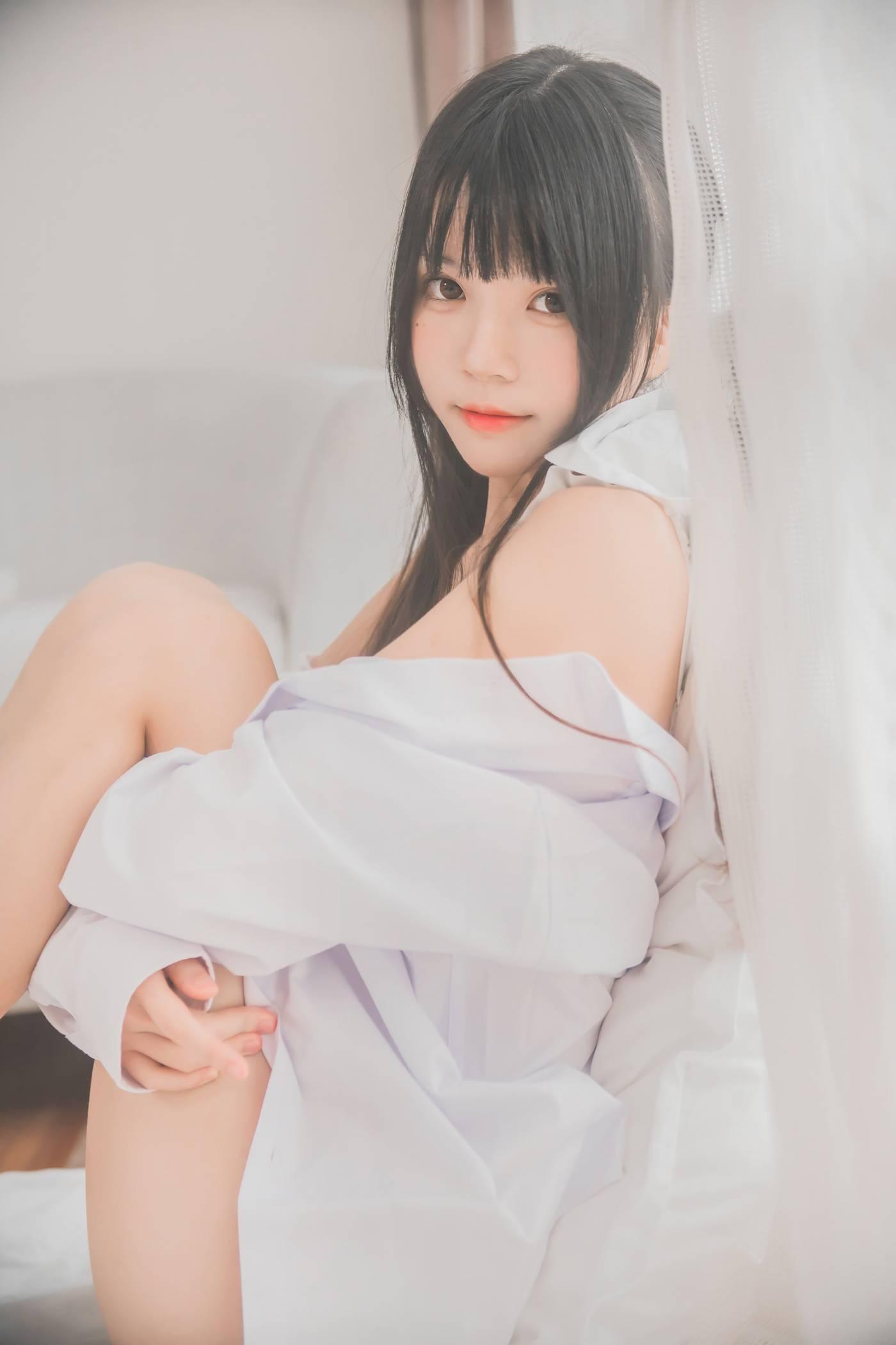 桜桃喵 – NO.69 白衬衫双马尾 [47P]插图7