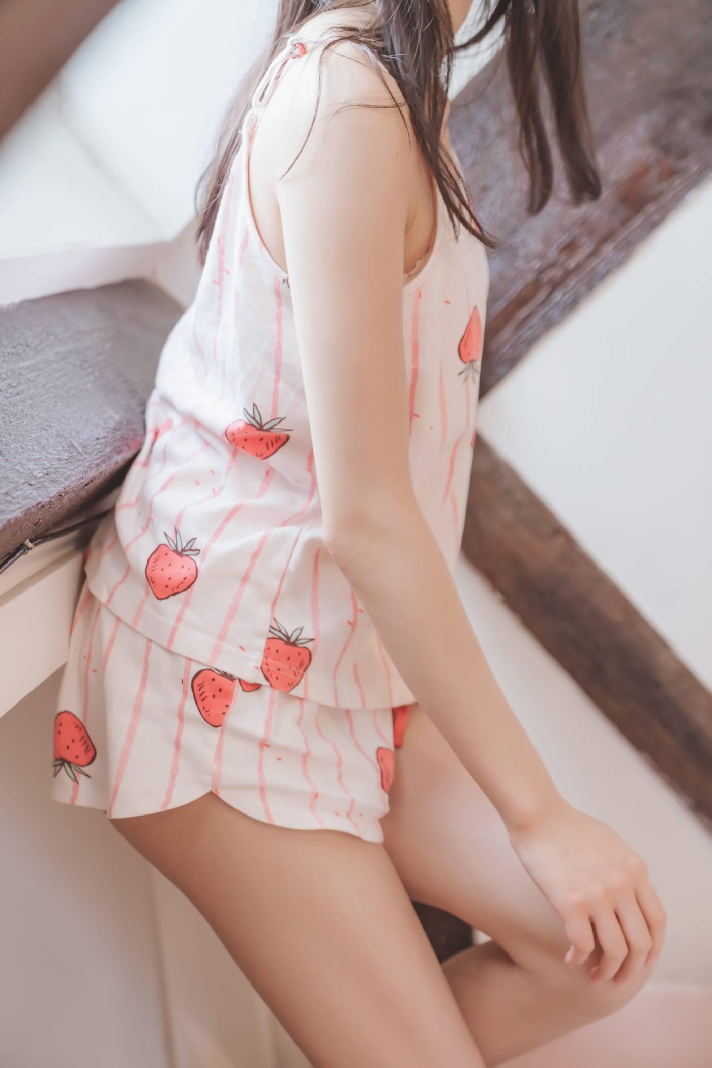 桜桃喵 – NO.102 甜甜×4 -唇边小草莓（13p[13P]插图2