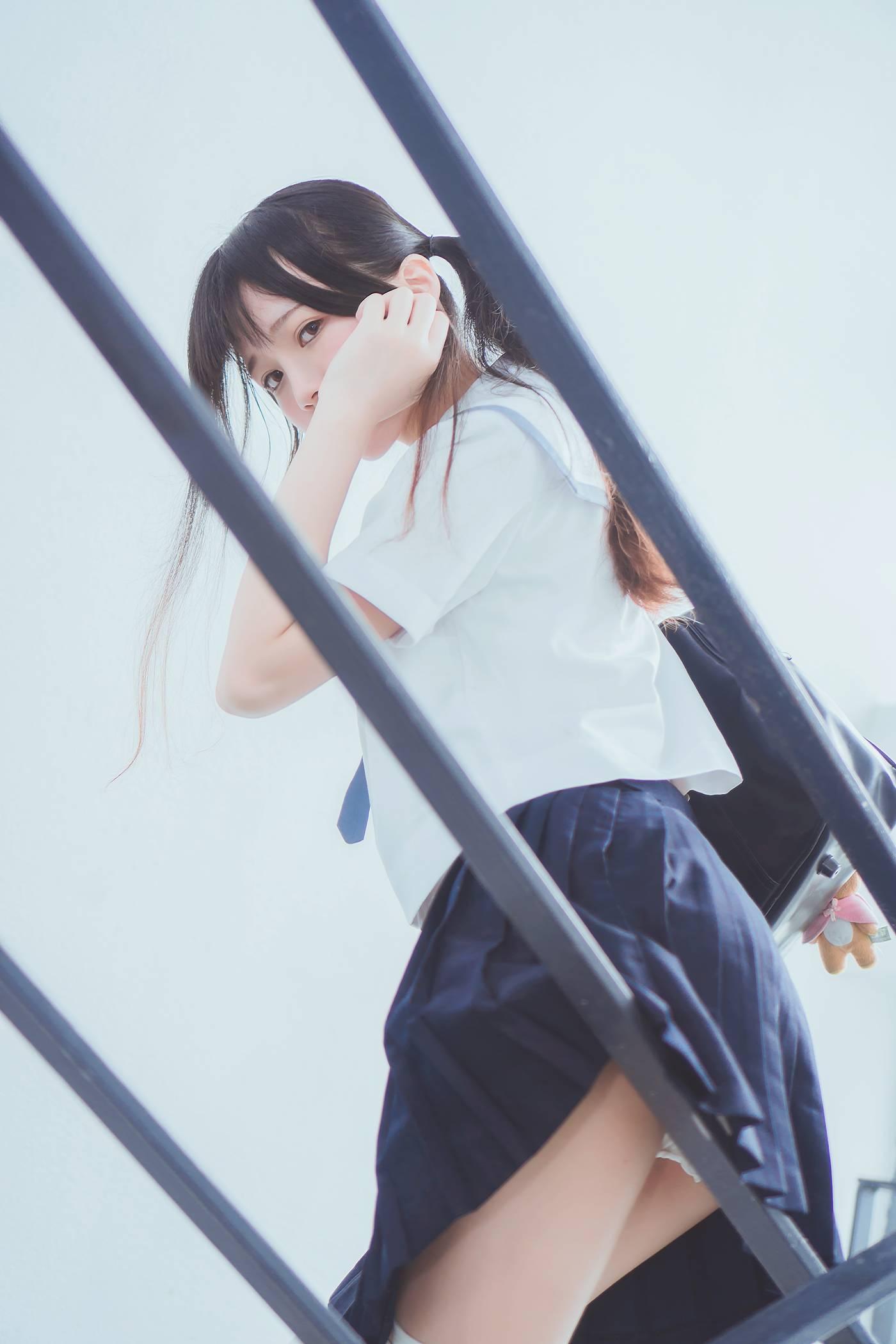 桜桃喵 – NO.78 蓝白水手服 [39P]插图5