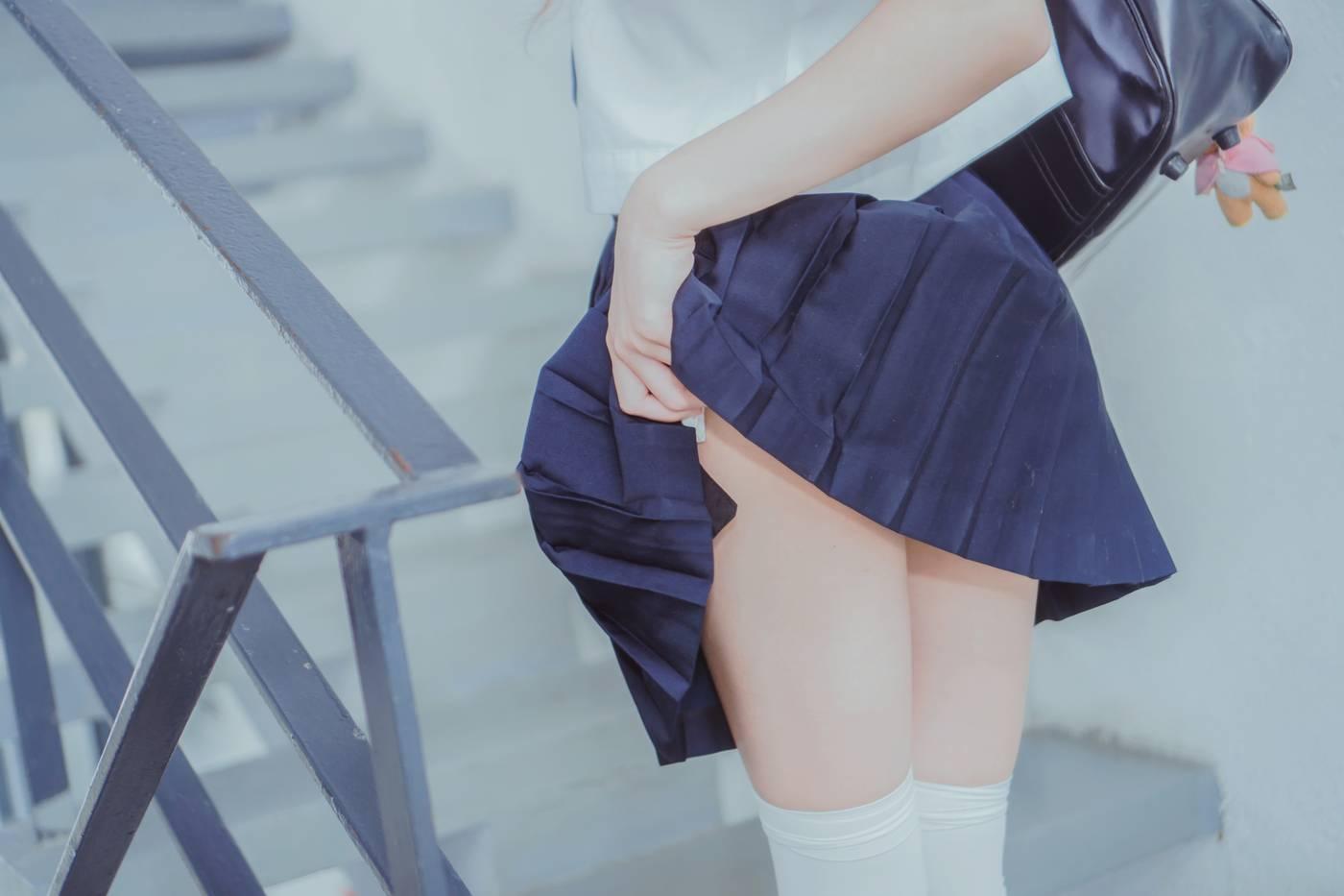 桜桃喵 – NO.78 蓝白水手服 [39P]插图6