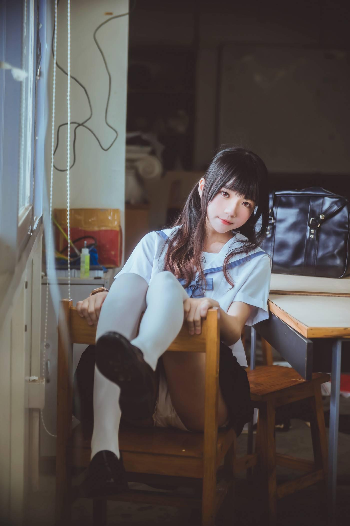 桜桃喵 – NO.78 蓝白水手服 [39P]插图4
