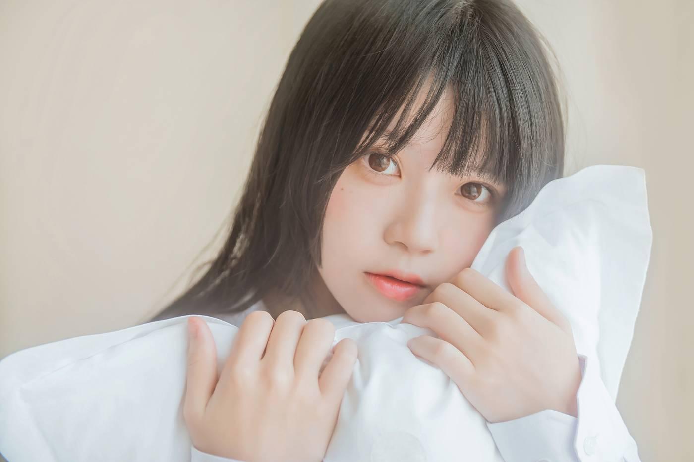 桜桃喵 – NO.70 白衬衫散发 [49P]插图7