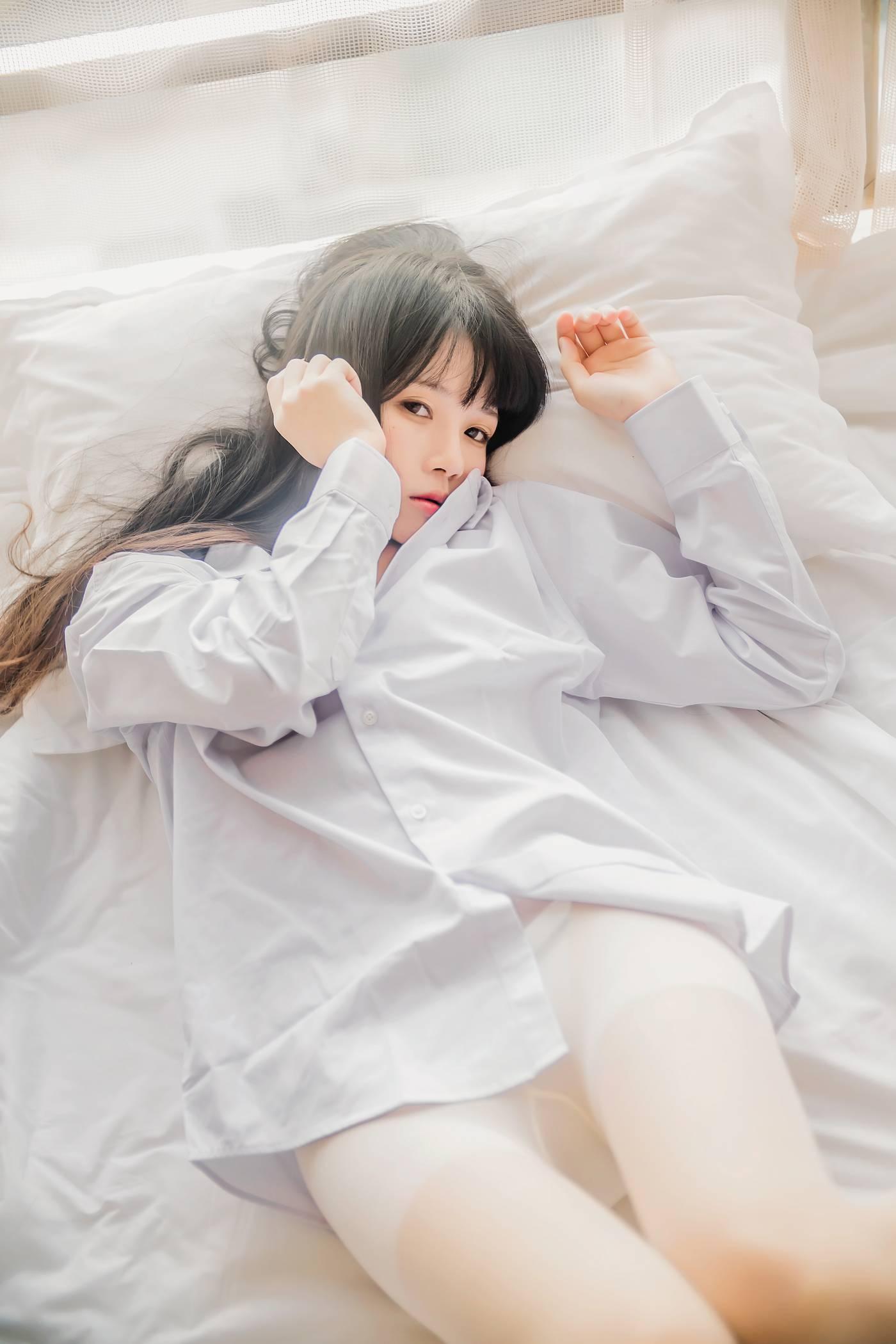 桜桃喵 – NO.70 白衬衫散发 [49P]插图5