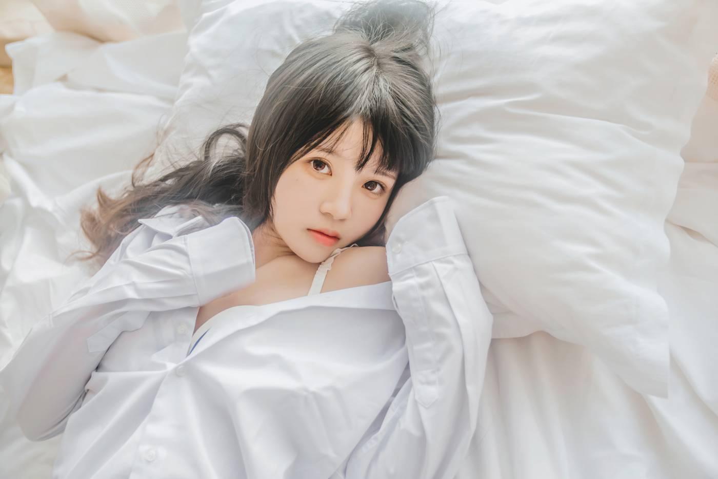 桜桃喵 – NO.70 白衬衫散发 [49P]插图7