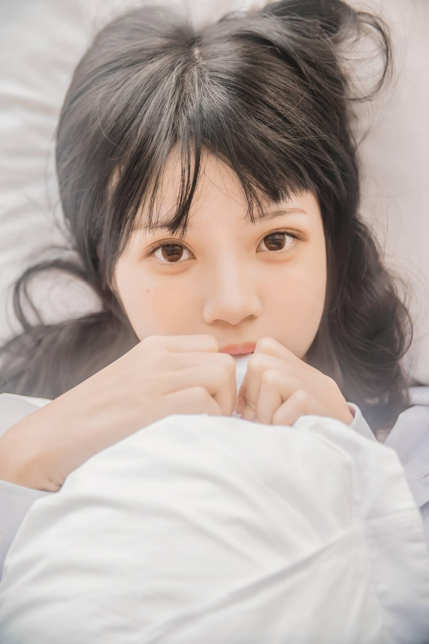 桜桃喵 – NO.70 白衬衫散发 [49P]插图2
