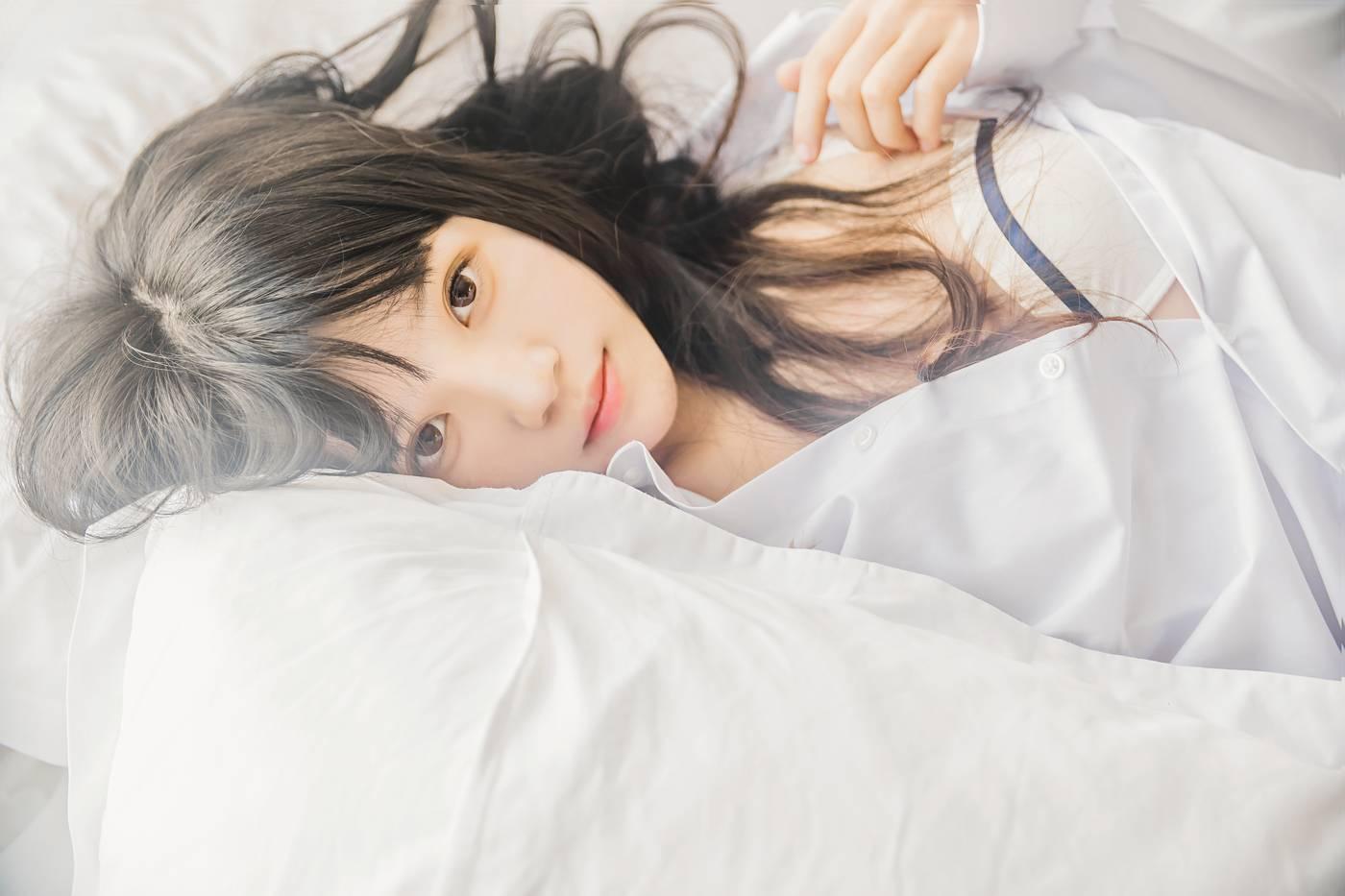 桜桃喵 – NO.70 白衬衫散发 [49P]插图6