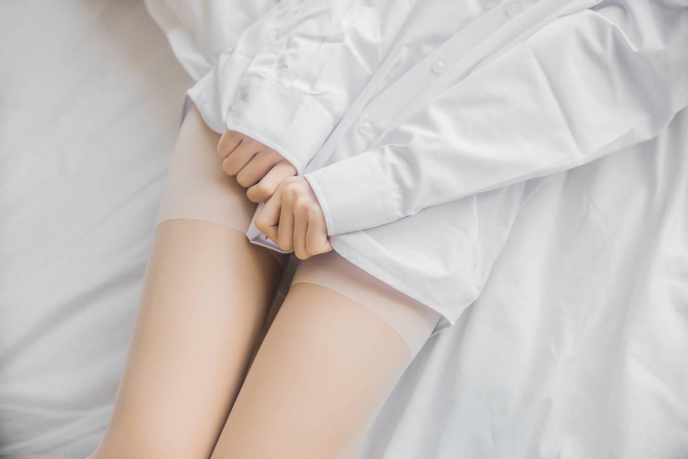 桜桃喵 – NO.70 白衬衫散发 [49P]插图7