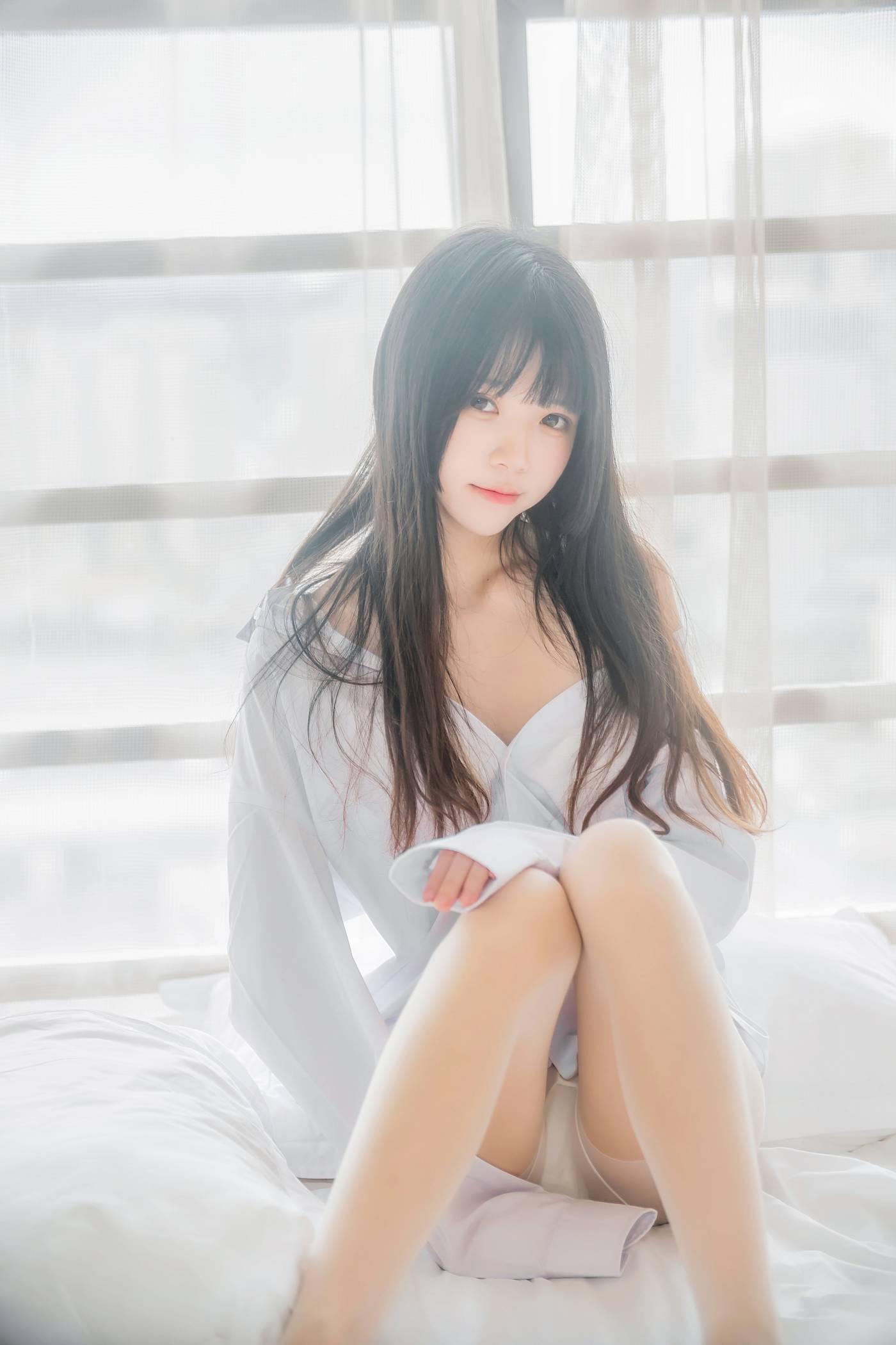 桜桃喵 – NO.70 白衬衫散发 [49P]插图2