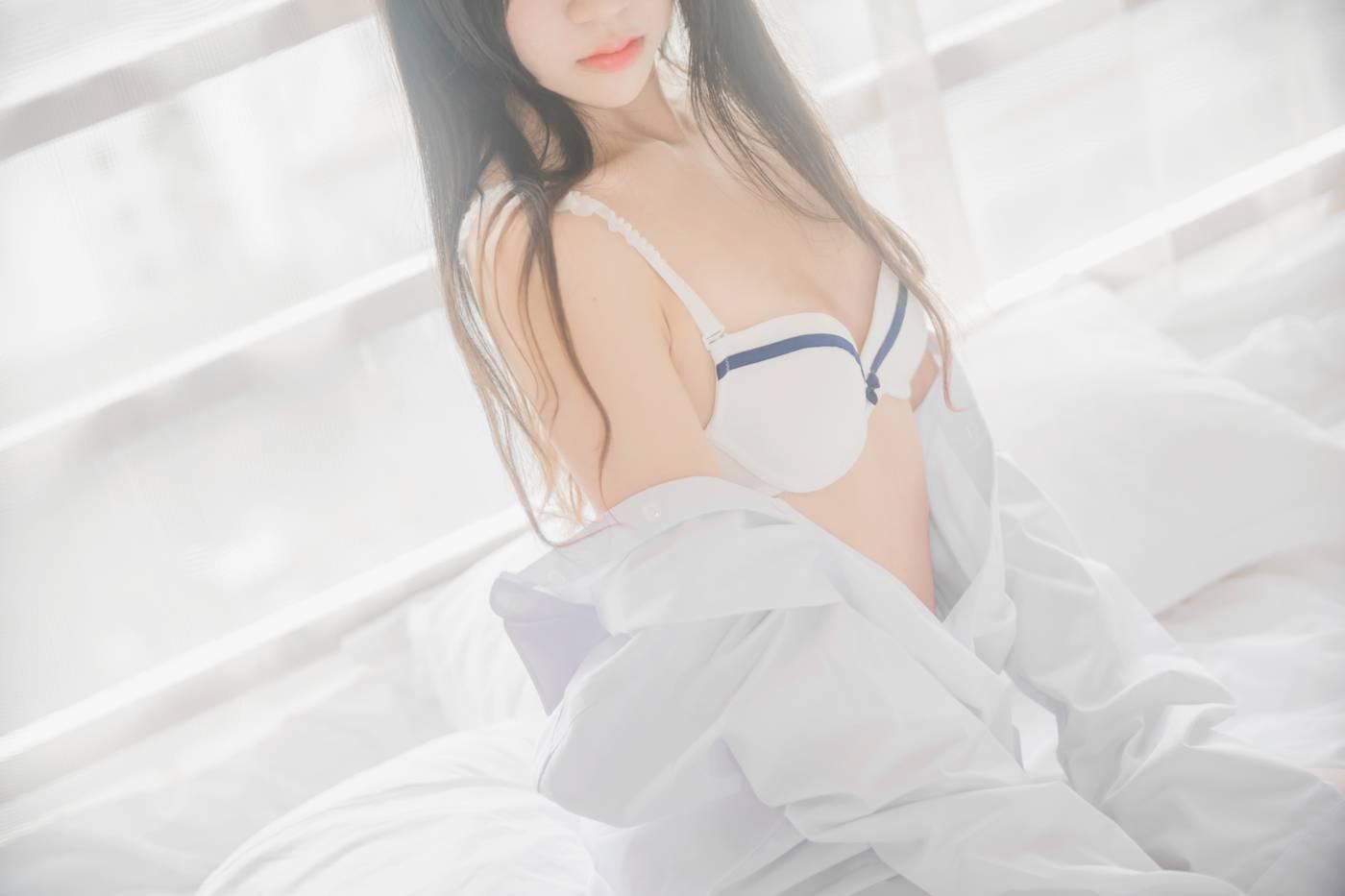 桜桃喵 – NO.70 白衬衫散发 [49P]插图5