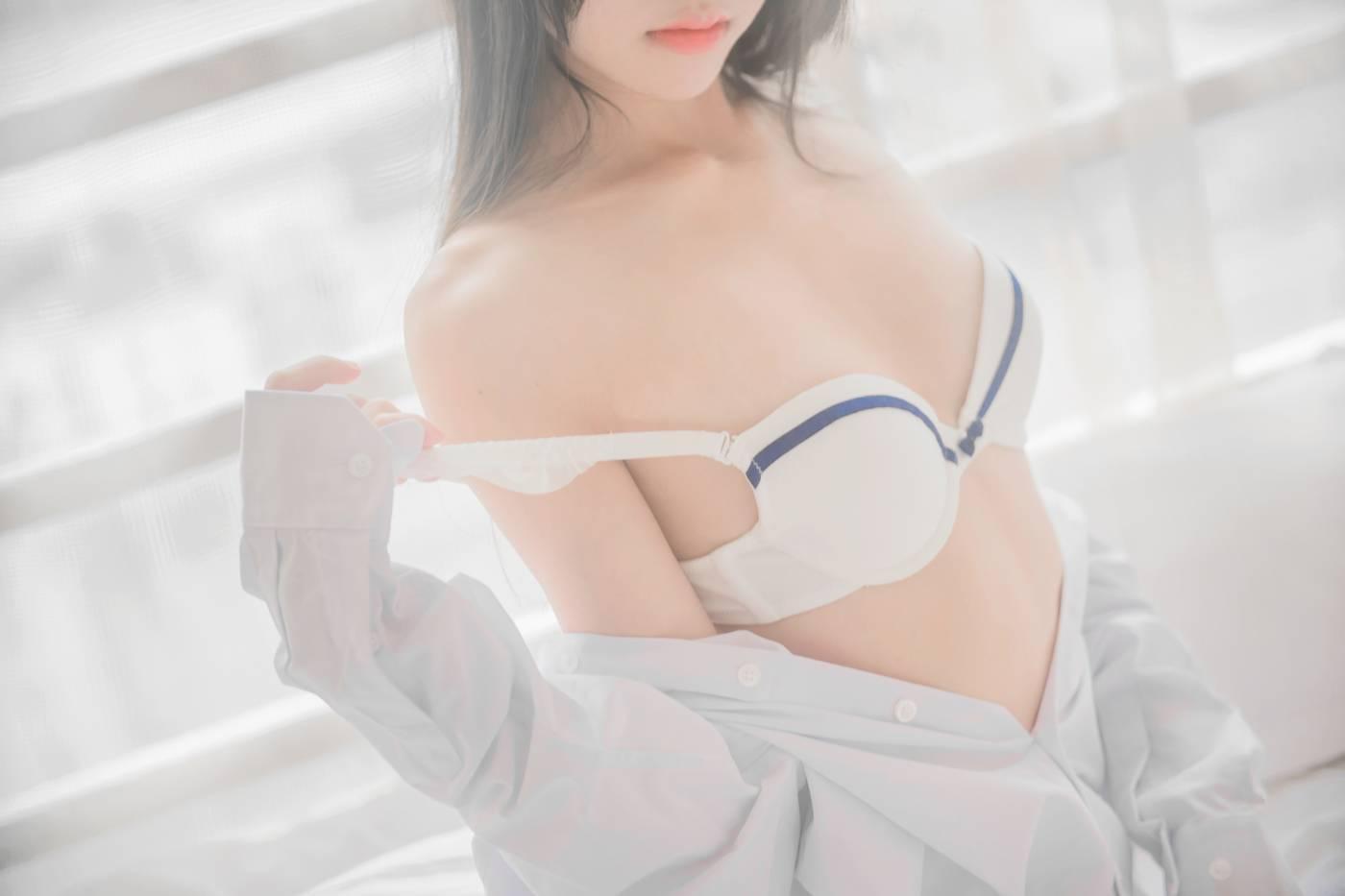 桜桃喵 – NO.70 白衬衫散发 [49P]插图6
