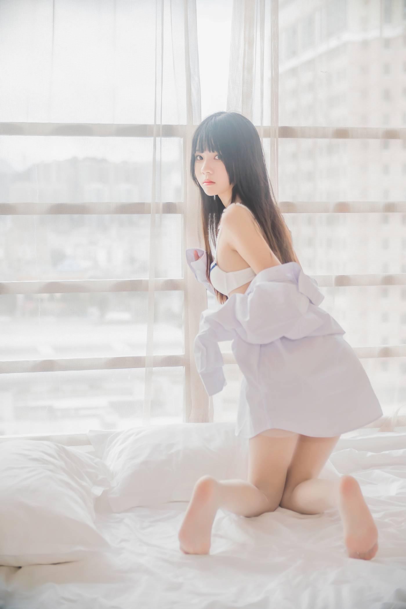 桜桃喵 – NO.70 白衬衫散发 [49P]插图4