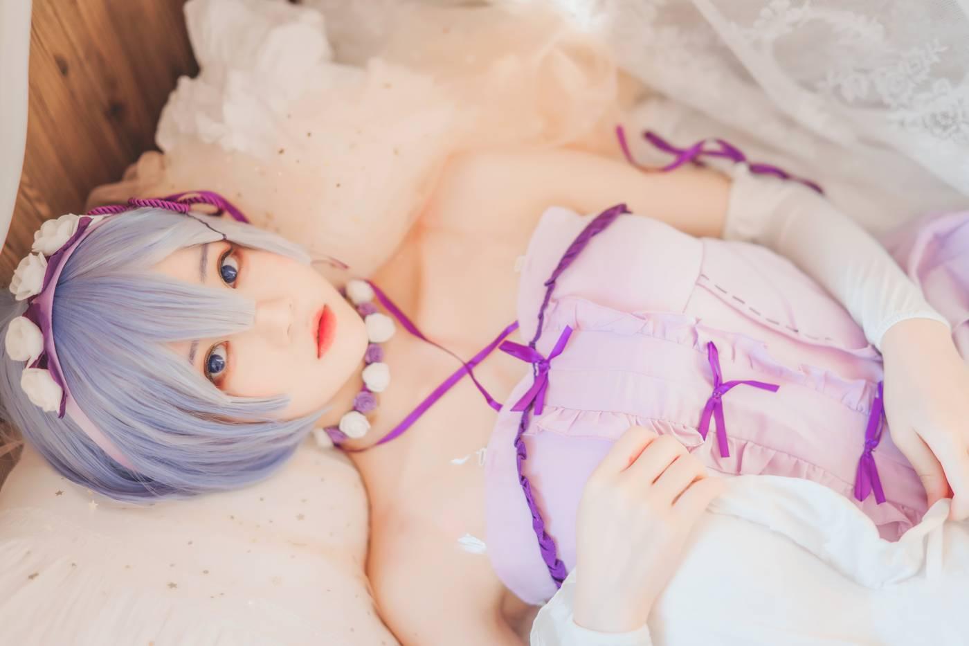 桜桃喵 – NO.136 蕾姆睡裙 [24P]插图6