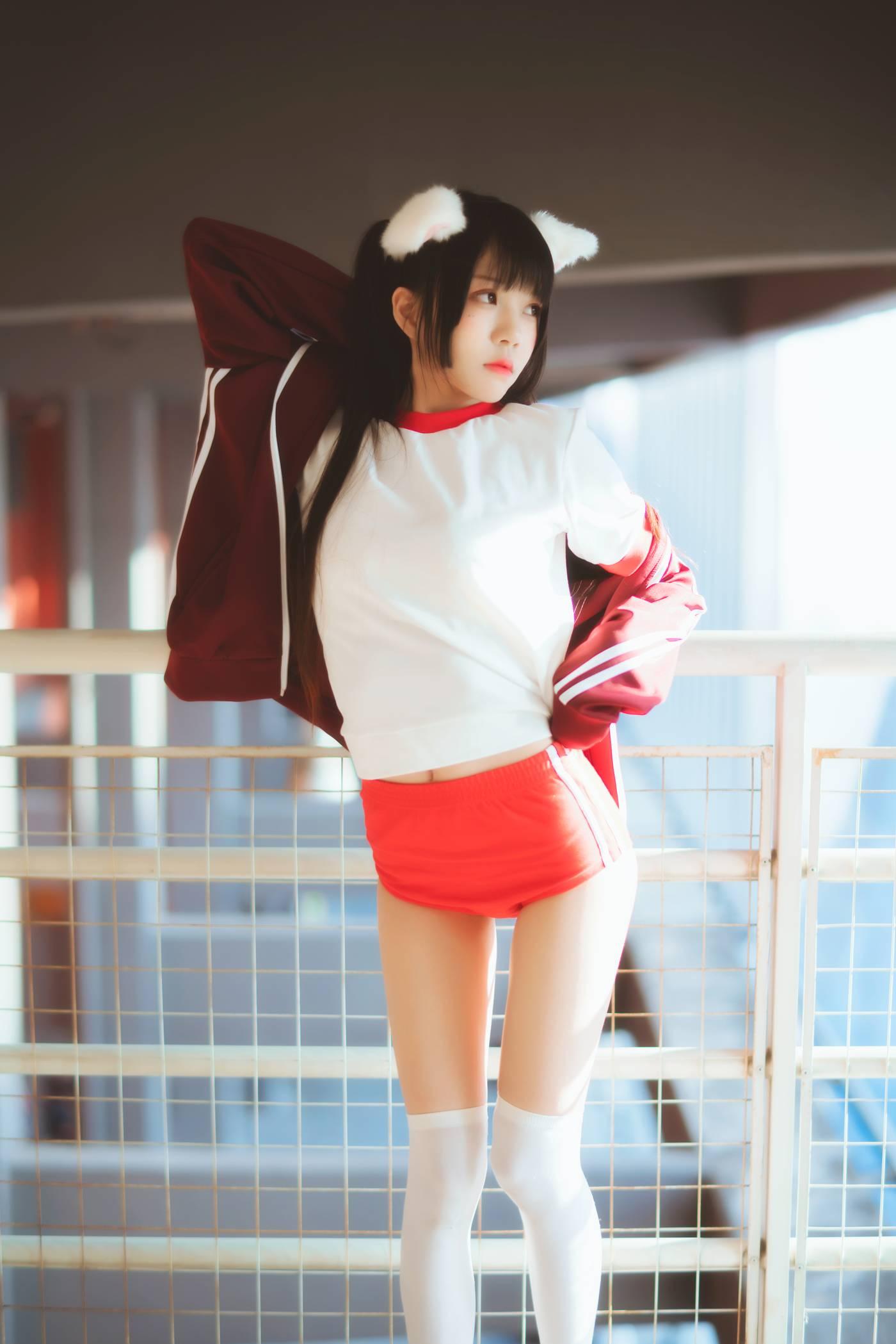 桜桃喵 – NO.54 未熟2 红色体操服 [44P]插图2