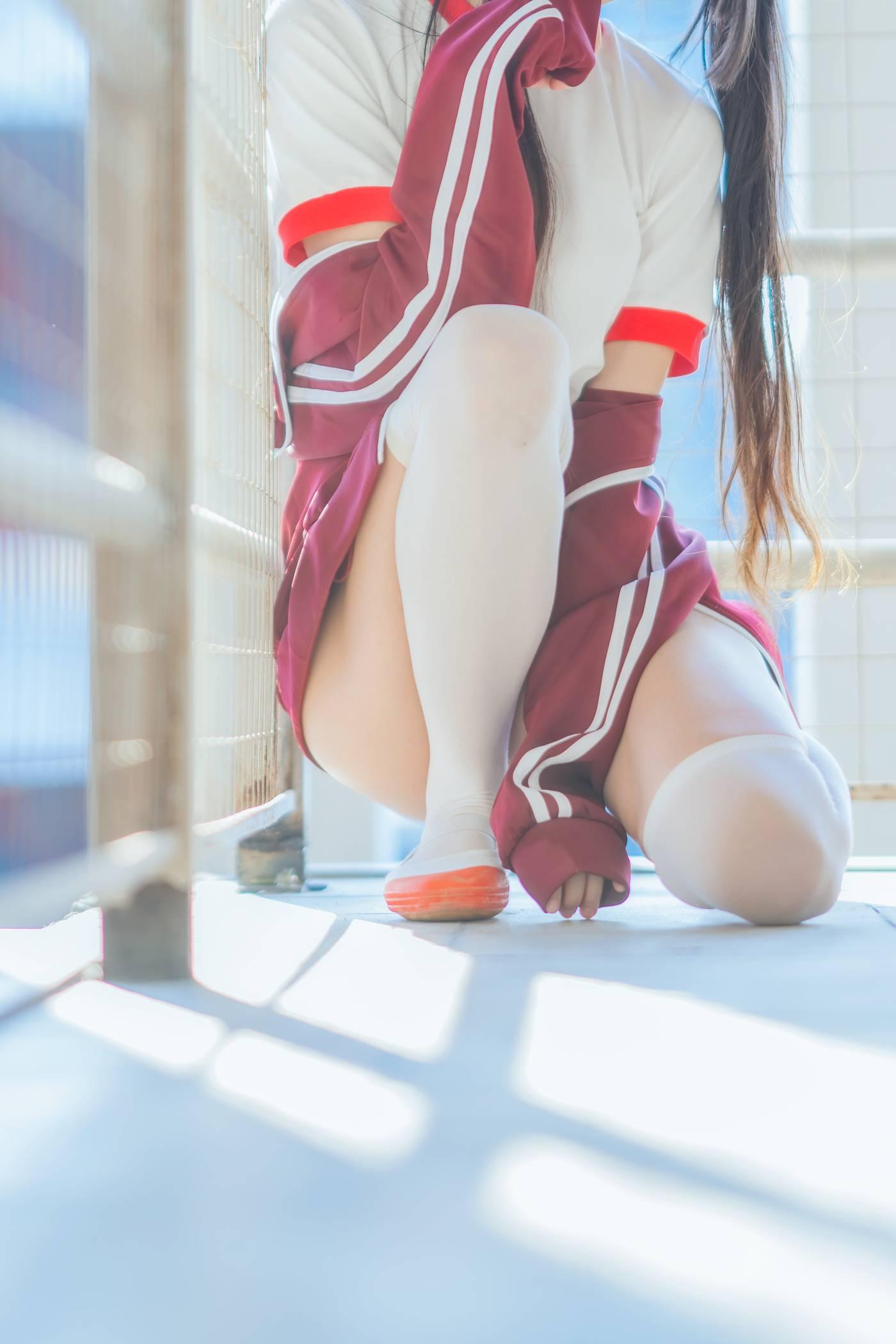 桜桃喵 – NO.54 未熟2 红色体操服 [44P]插图8