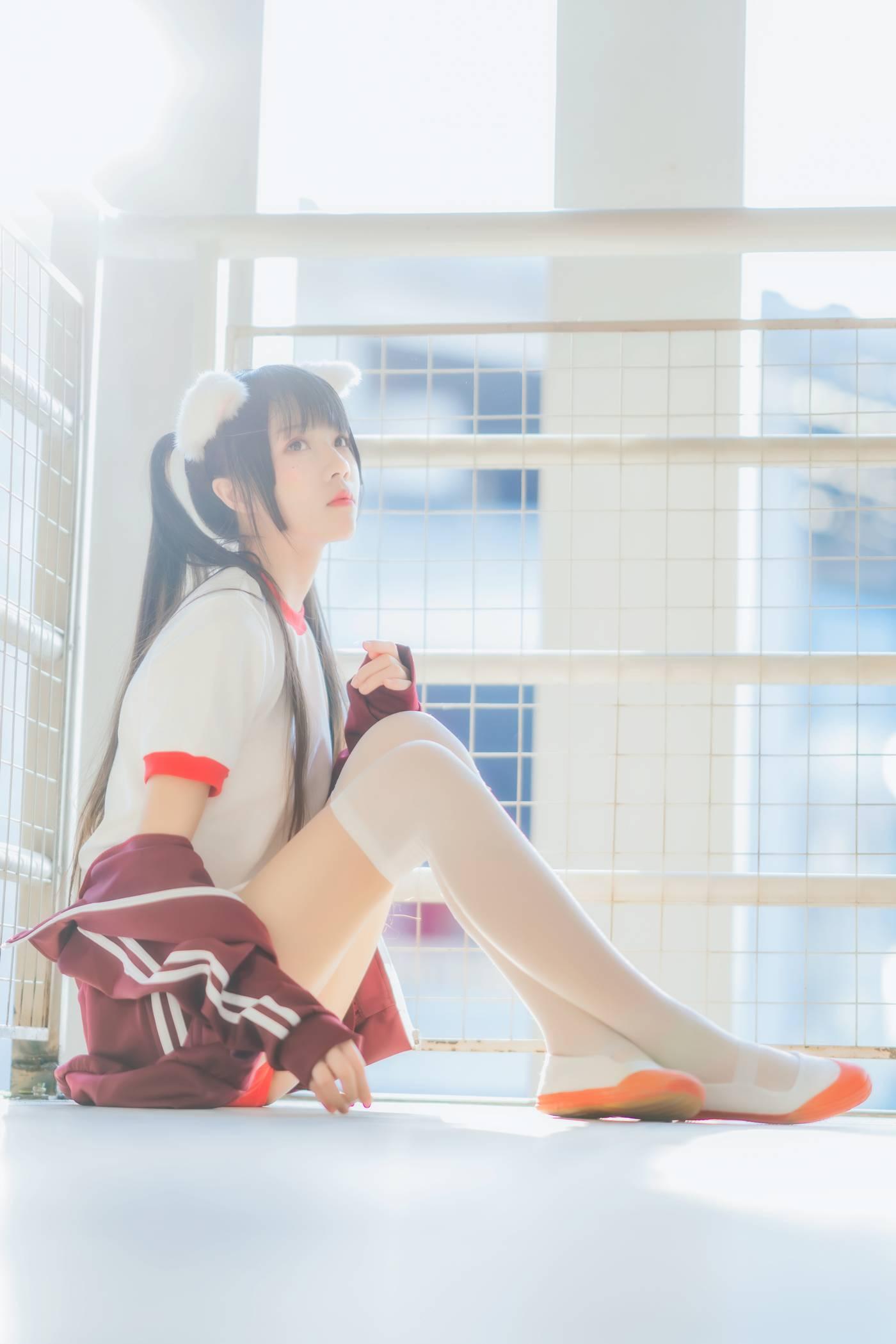 桜桃喵 – NO.54 未熟2 红色体操服 [44P]插图1