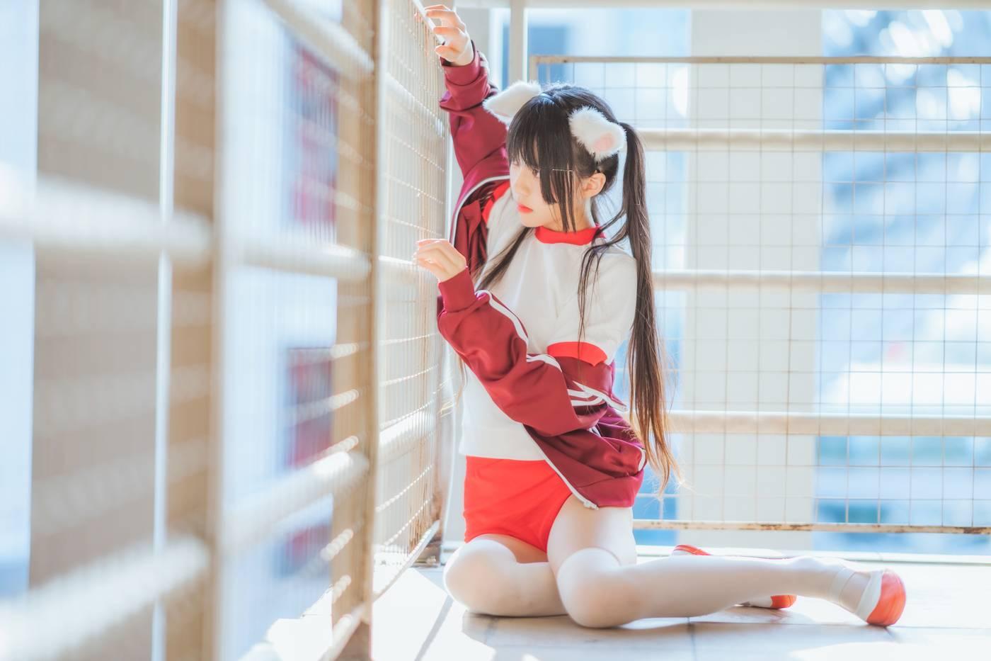 桜桃喵 – NO.54 未熟2 红色体操服 [44P]插图3