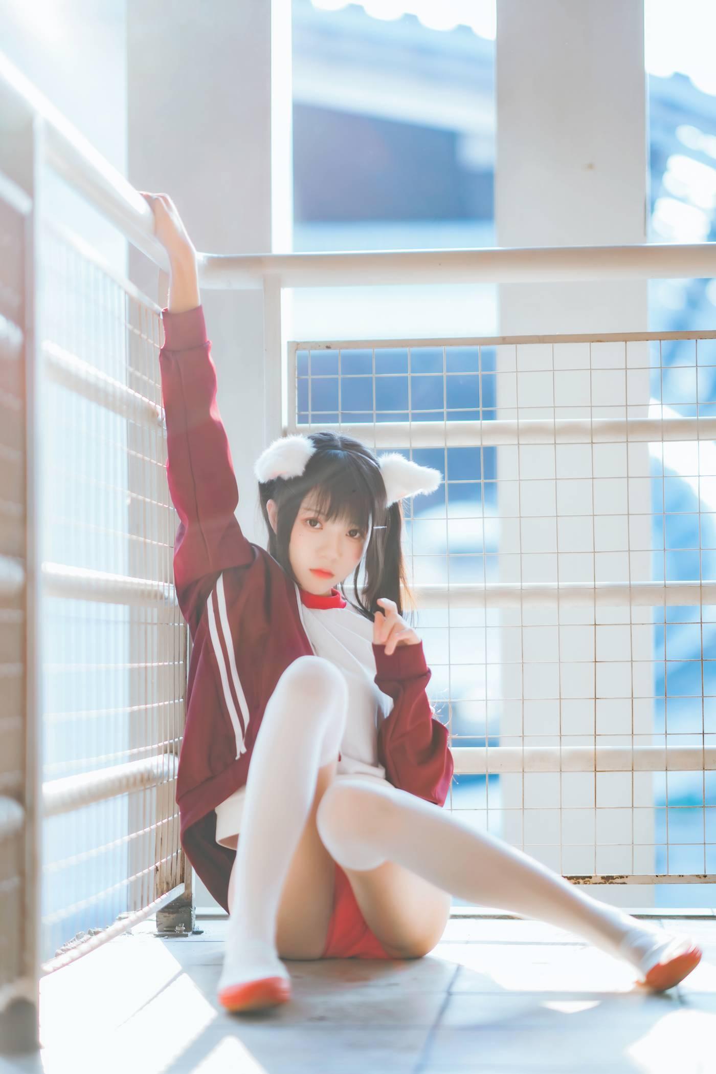 桜桃喵 – NO.54 未熟2 红色体操服 [44P]插图5