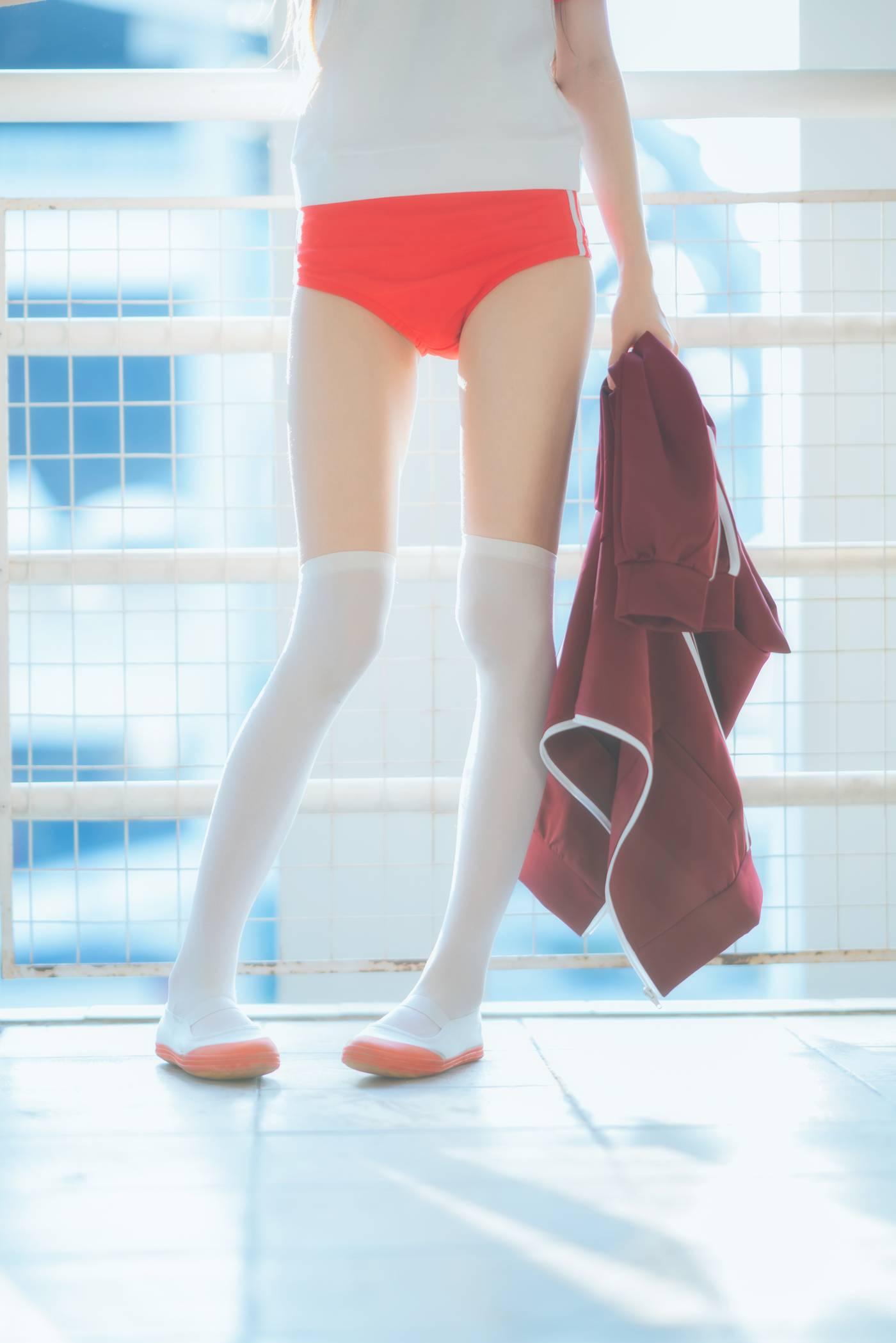 桜桃喵 – NO.54 未熟2 红色体操服 [44P]插图8