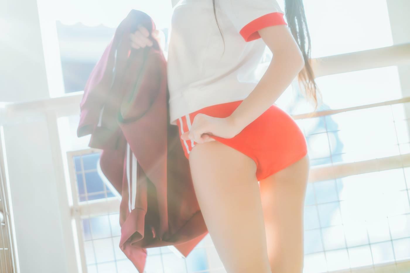 桜桃喵 – NO.54 未熟2 红色体操服 [44P]插图