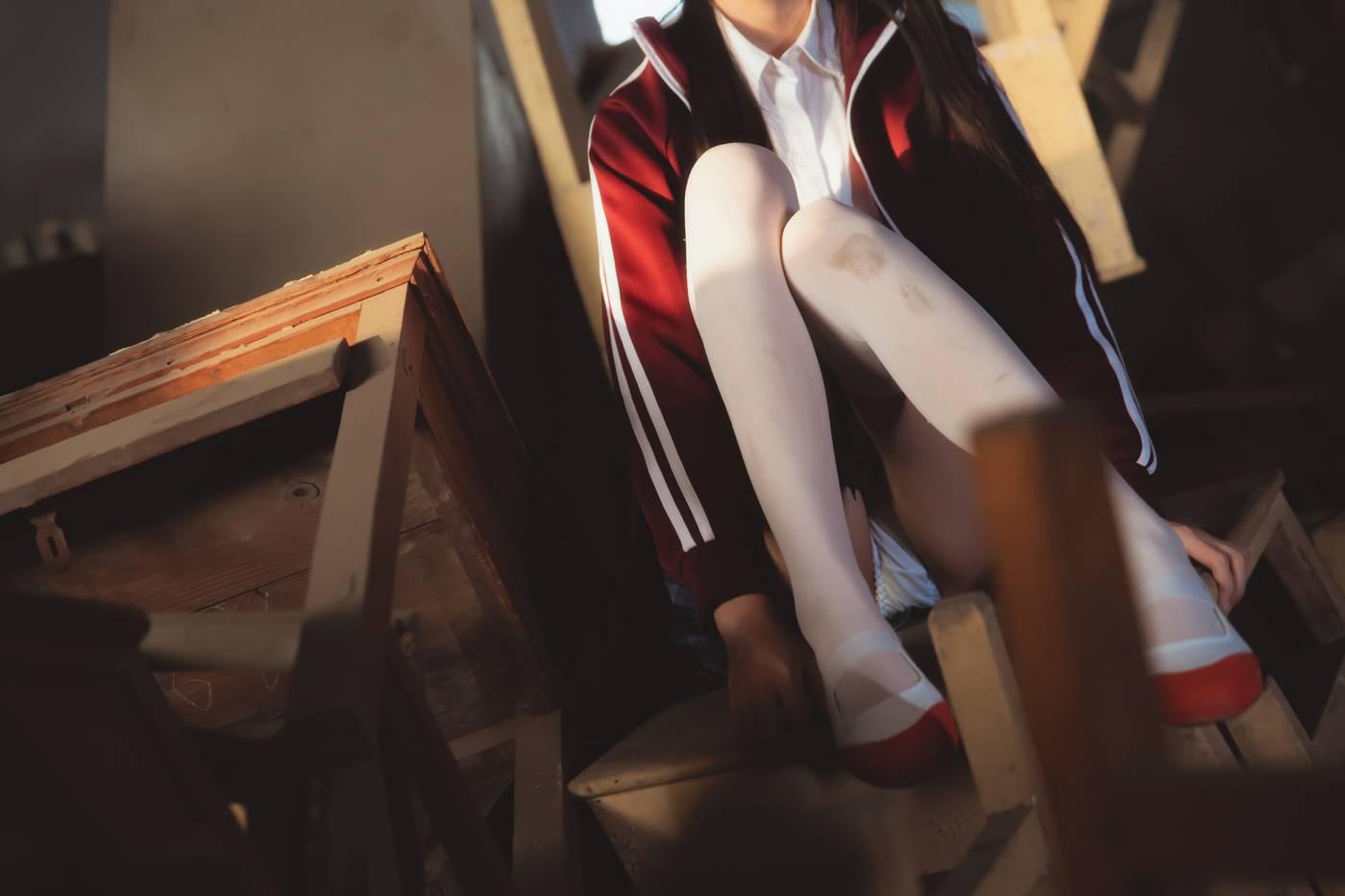 桜桃喵 – NO.57 未熟3 废弃教室 [38P]插图