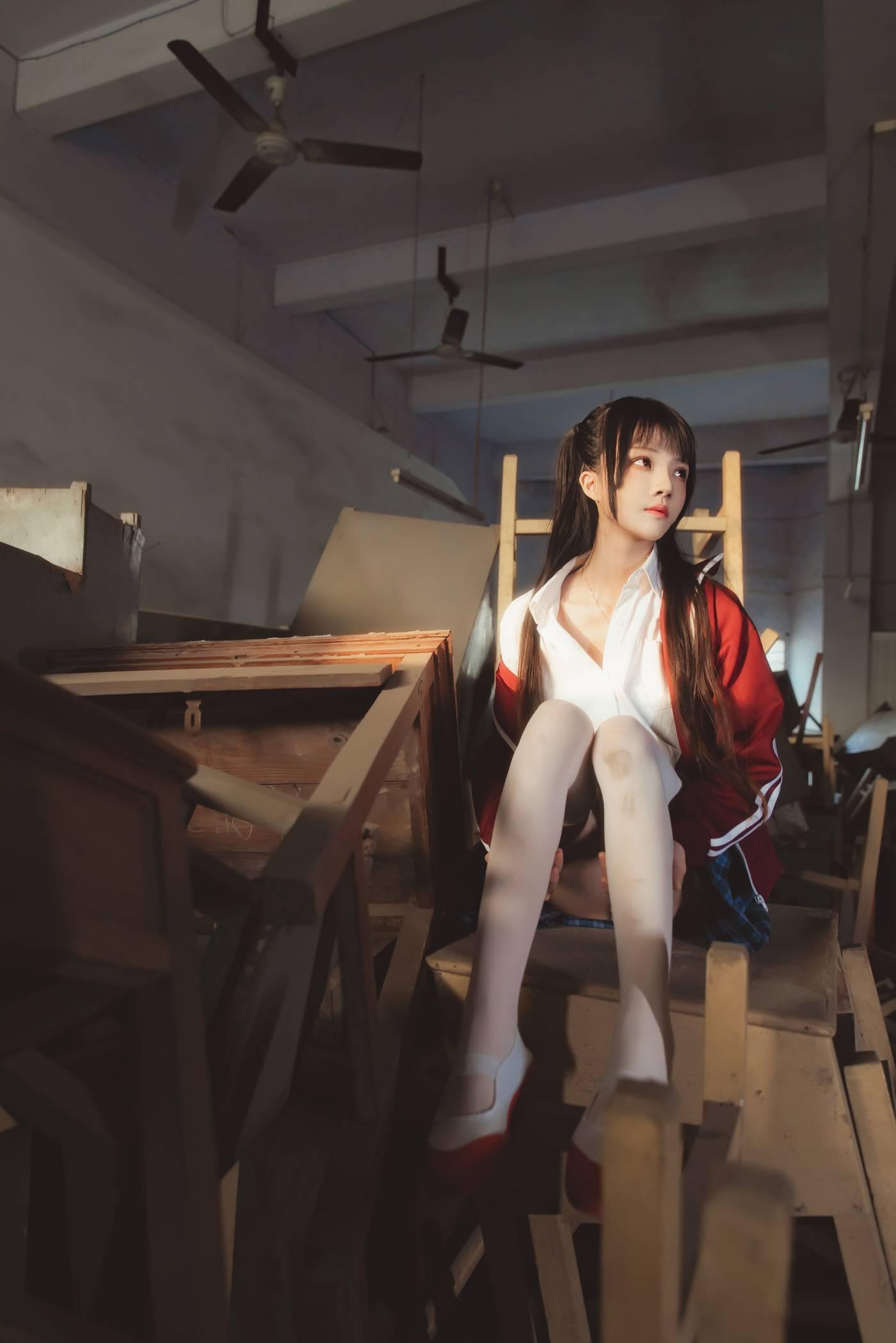 桜桃喵 – NO.57 未熟3 废弃教室 [38P]插图5