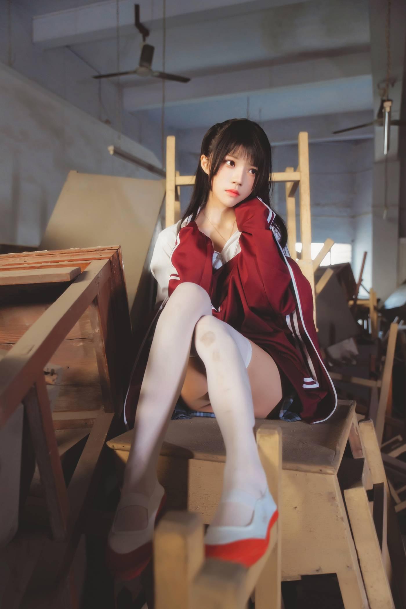 桜桃喵 – NO.57 未熟3 废弃教室 [38P]插图2