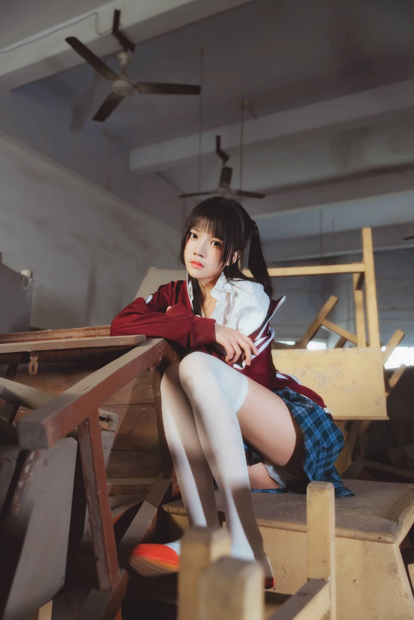 桜桃喵 – NO.57 未熟3 废弃教室 [38P]插图7