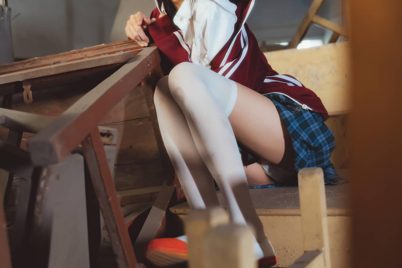 桜桃喵 – NO.57 未熟3 废弃教室 [38P]插图8