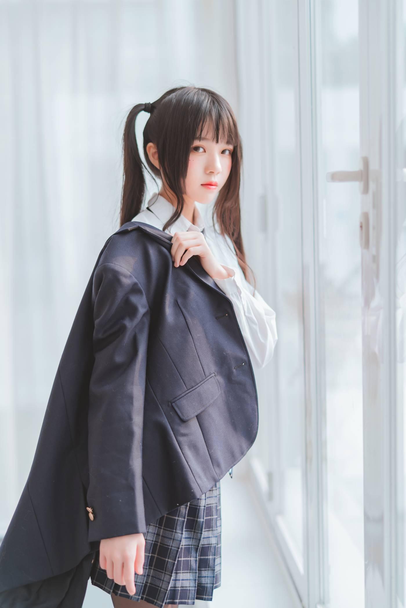 桜桃喵 – NO.51 未熟2 冬制服 [45P]插图2