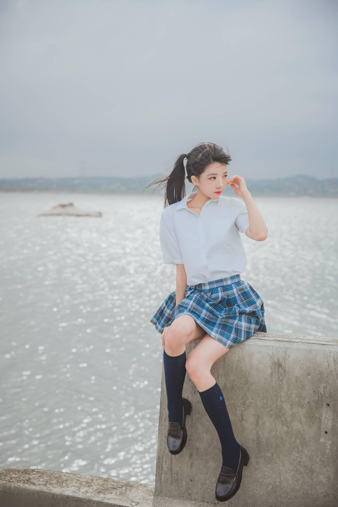 桜桃喵 – NO.73 耳畔的风 [27P]插图1