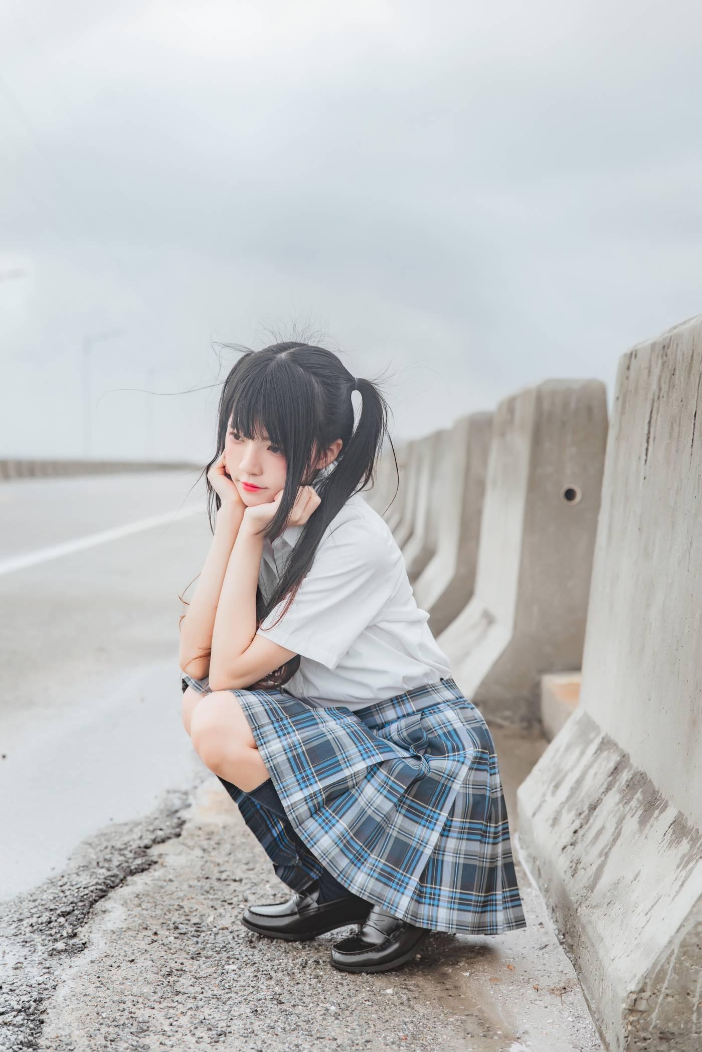 桜桃喵 – NO.73 耳畔的风 [27P]插图2