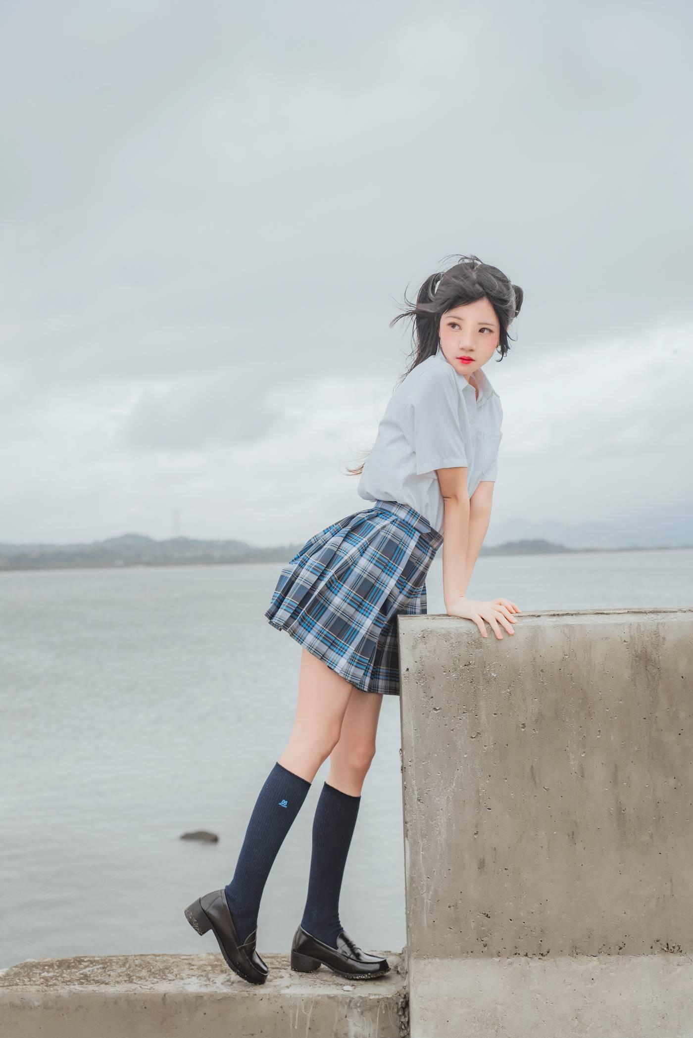 桜桃喵 – NO.73 耳畔的风 [27P]插图5
