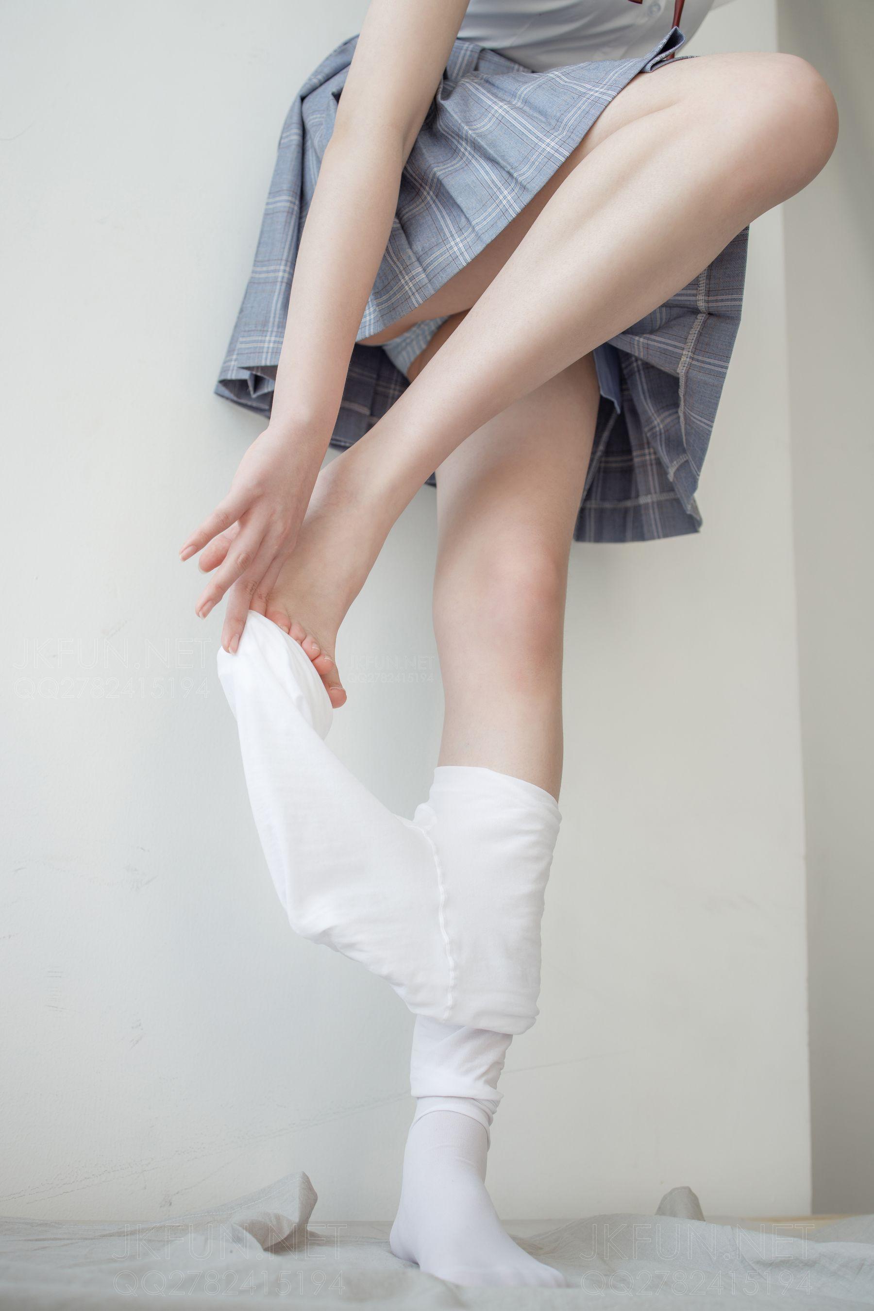 [森萝财团] JKFUN-002 Aika 可爱学妹丝足 [1][115P]插图4