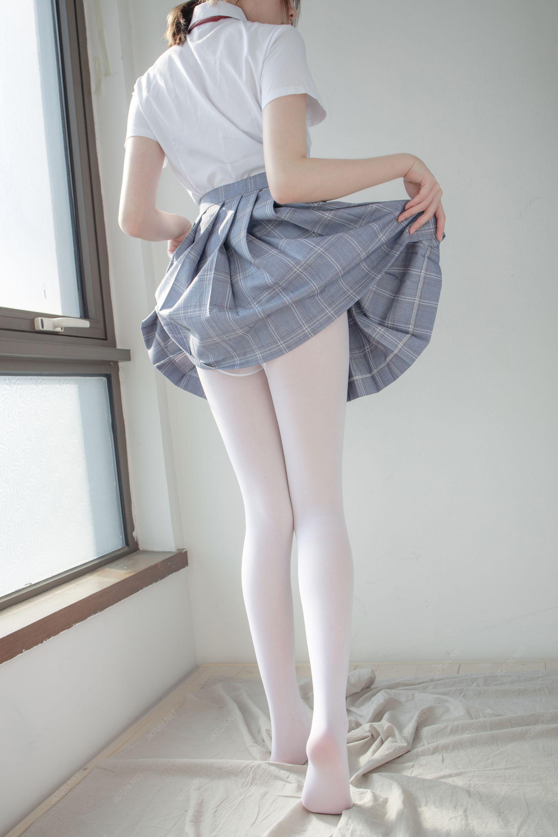 [森萝财团] JKFUN-002 Aika 可爱学妹丝足 [2][115P]插图3