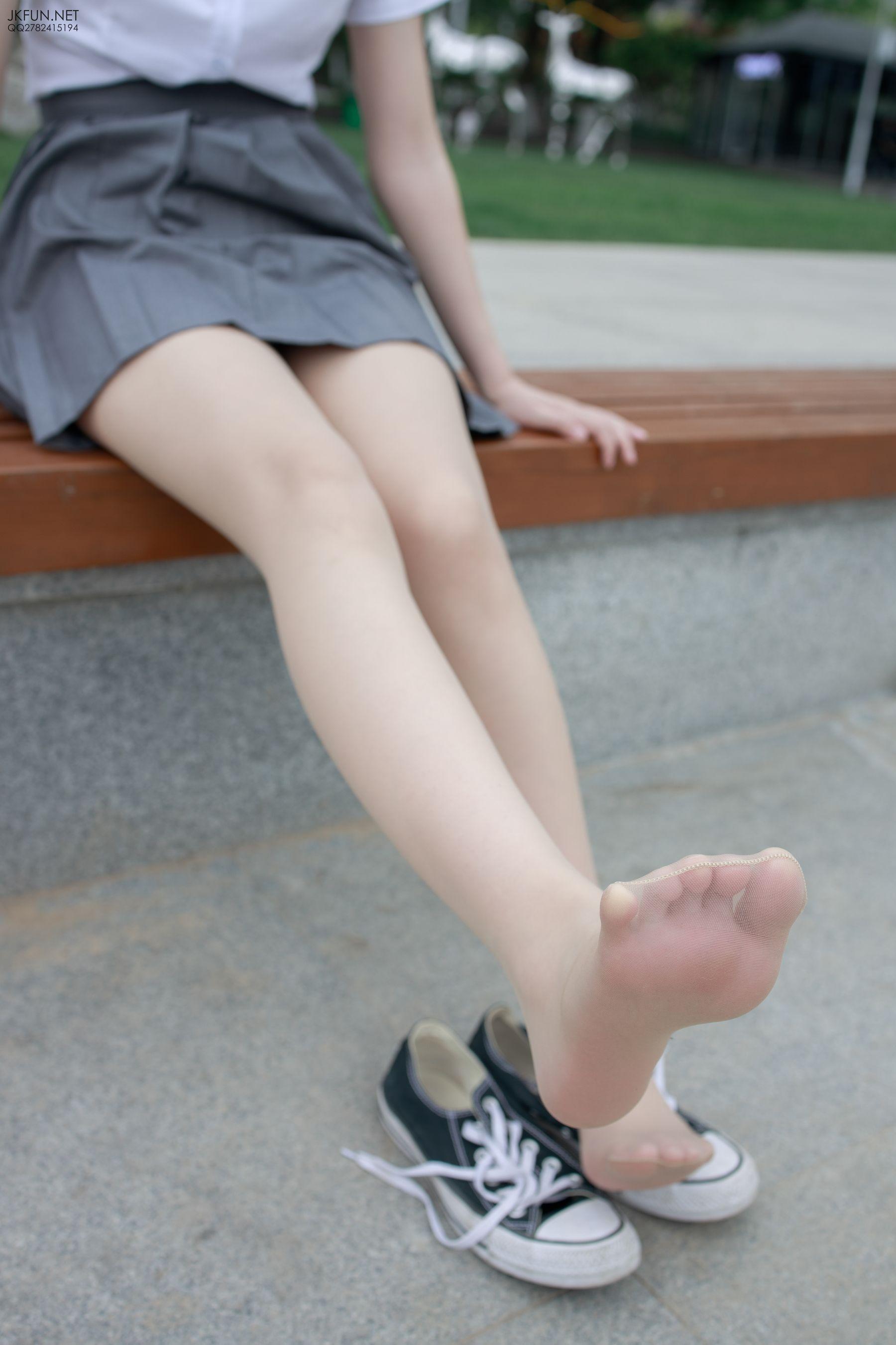 [森萝财团] JKFUN-005 卉子 10D肉丝&裹腿 [116P]插图2