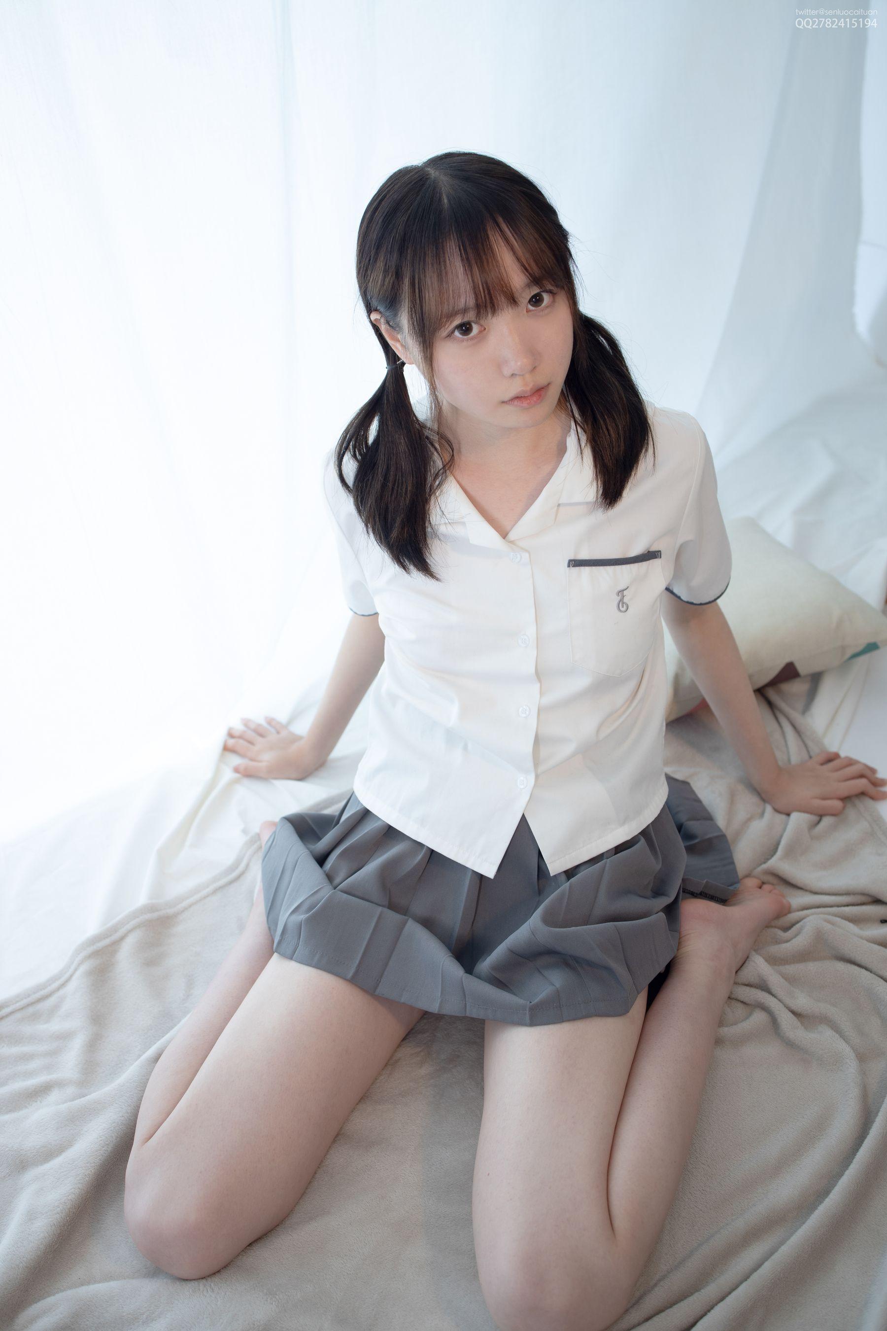 [森萝财团] JKFUN-048 Aika 百圆定制1.5-1 JK制服果足 [69P]插图4