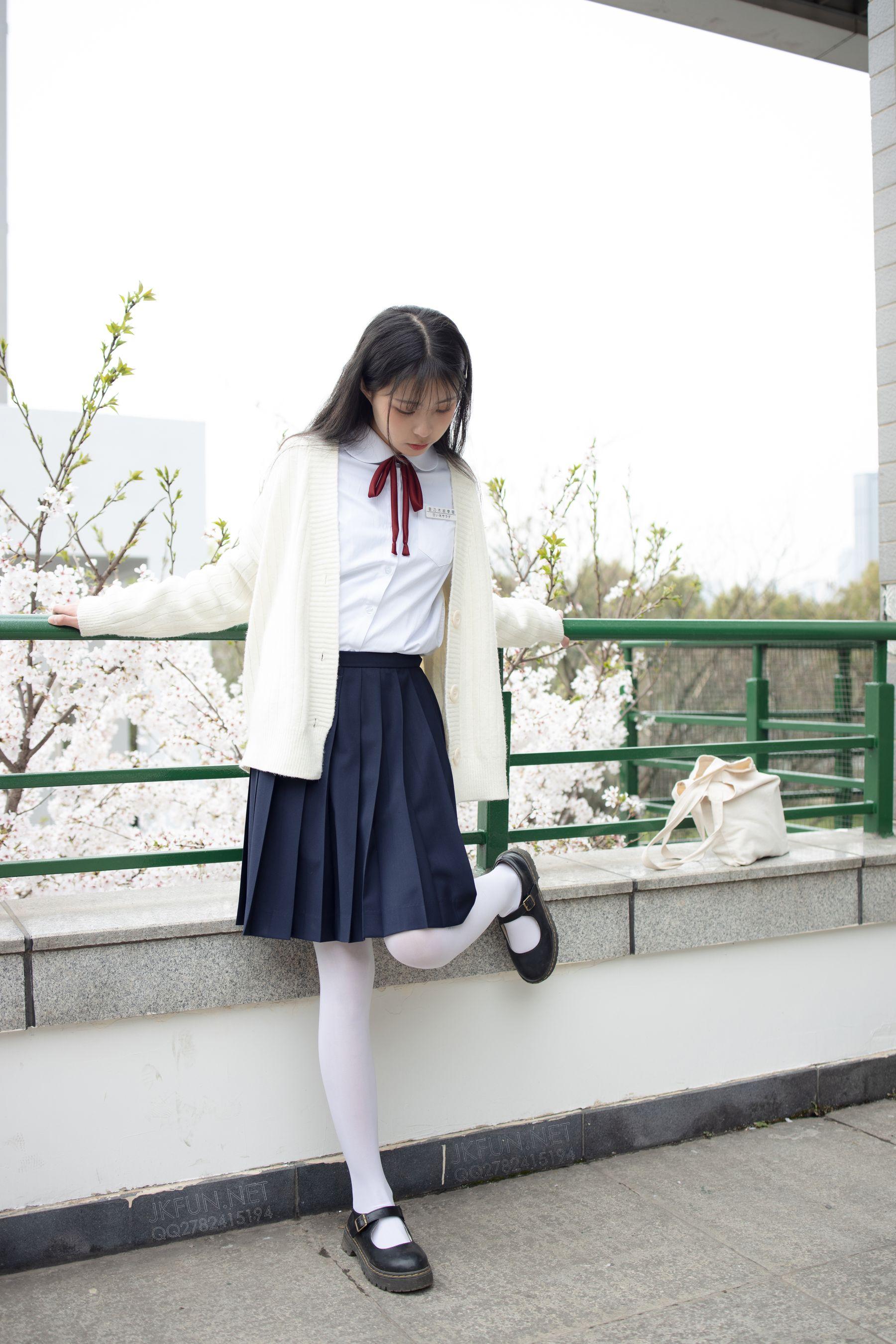 [森萝财团] JKFUN-001 甜米 纯纯的白丝学妹 [127P]插图