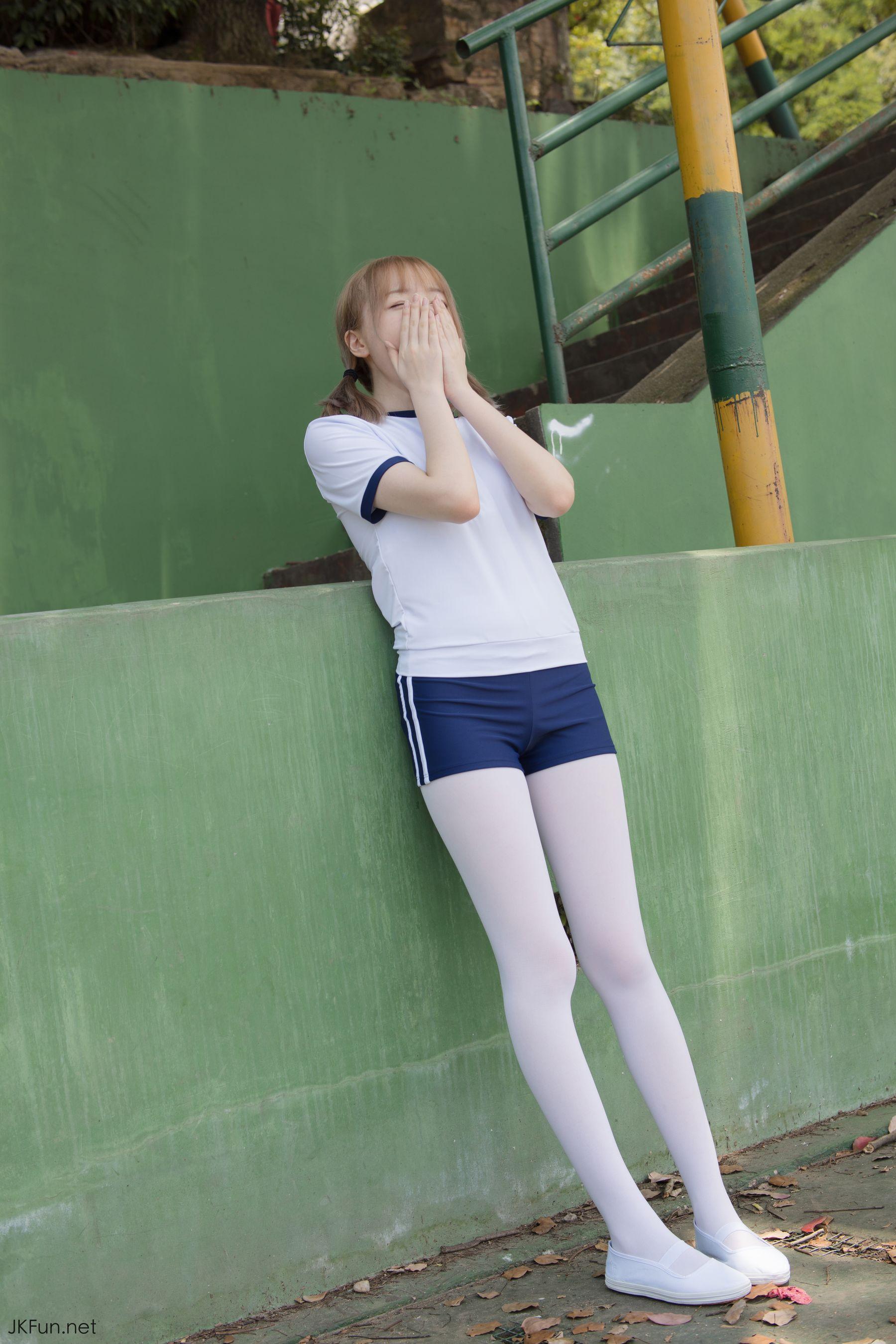 [森萝财团] JKFUN-019 Aika 80D白丝外景体操服 [107P]插图3