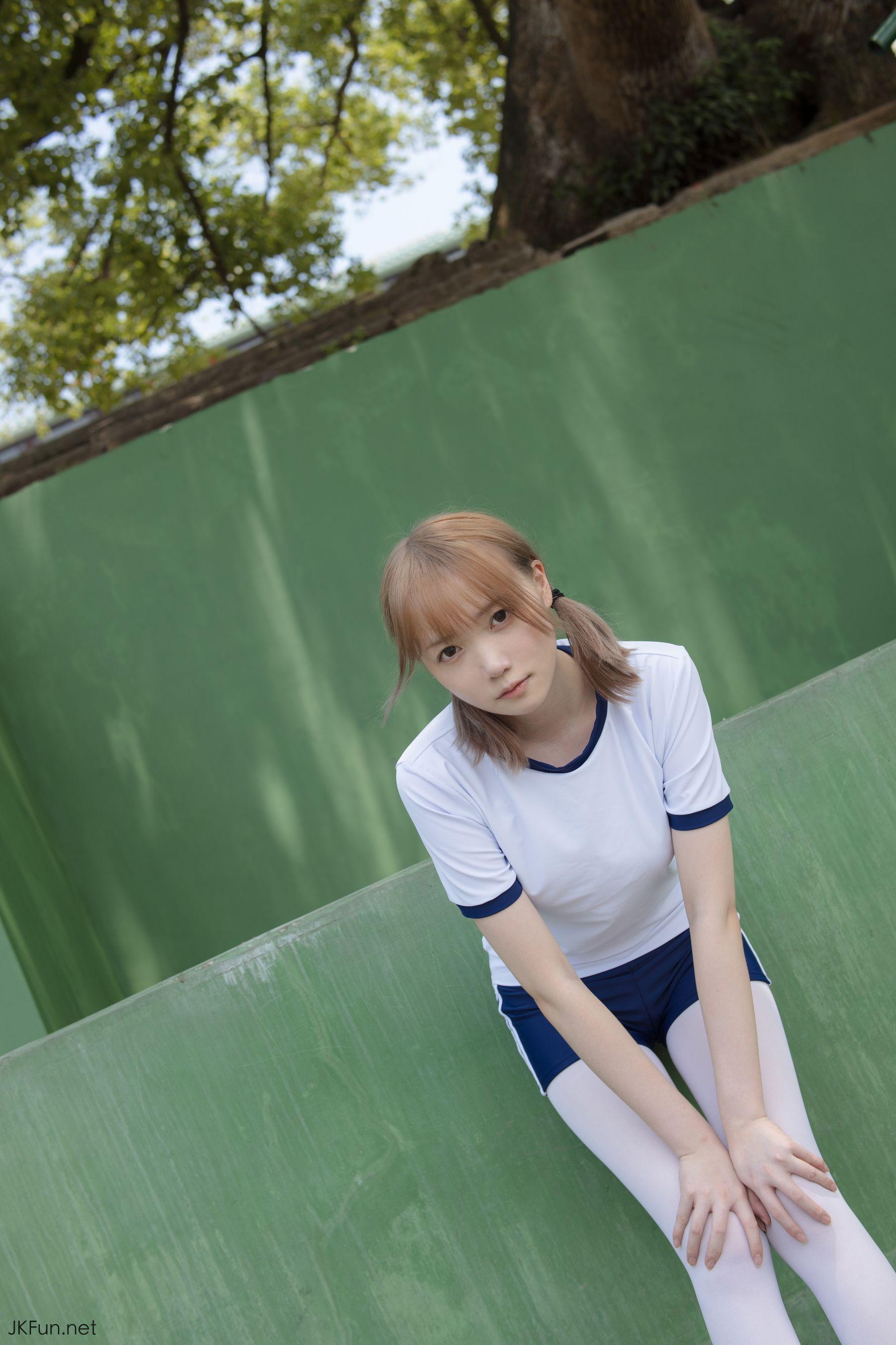 [森萝财团] JKFUN-019 Aika 80D白丝外景体操服 [107P]插图6