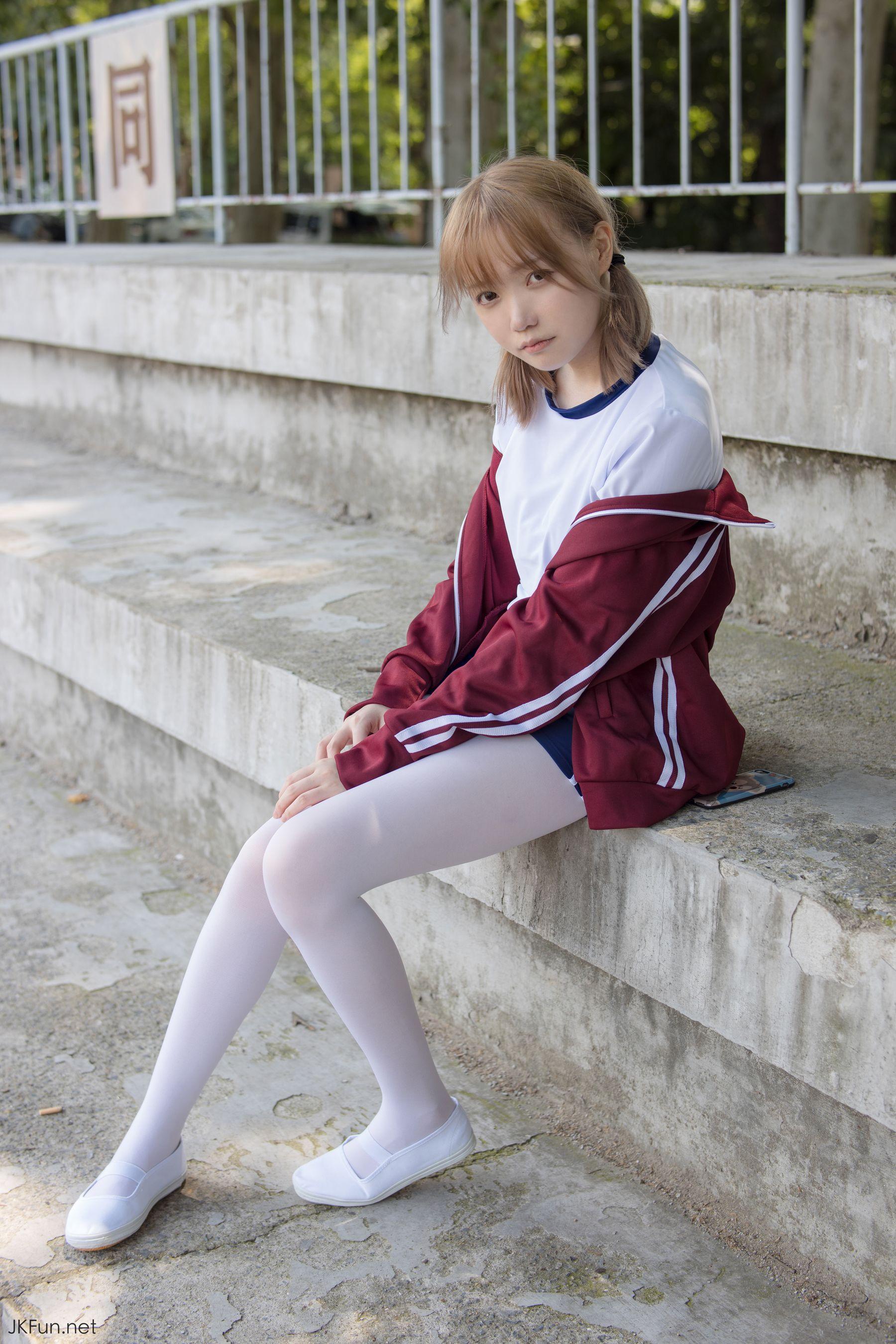 [森萝财团] JKFUN-019 Aika 80D白丝外景体操服 [107P]插图