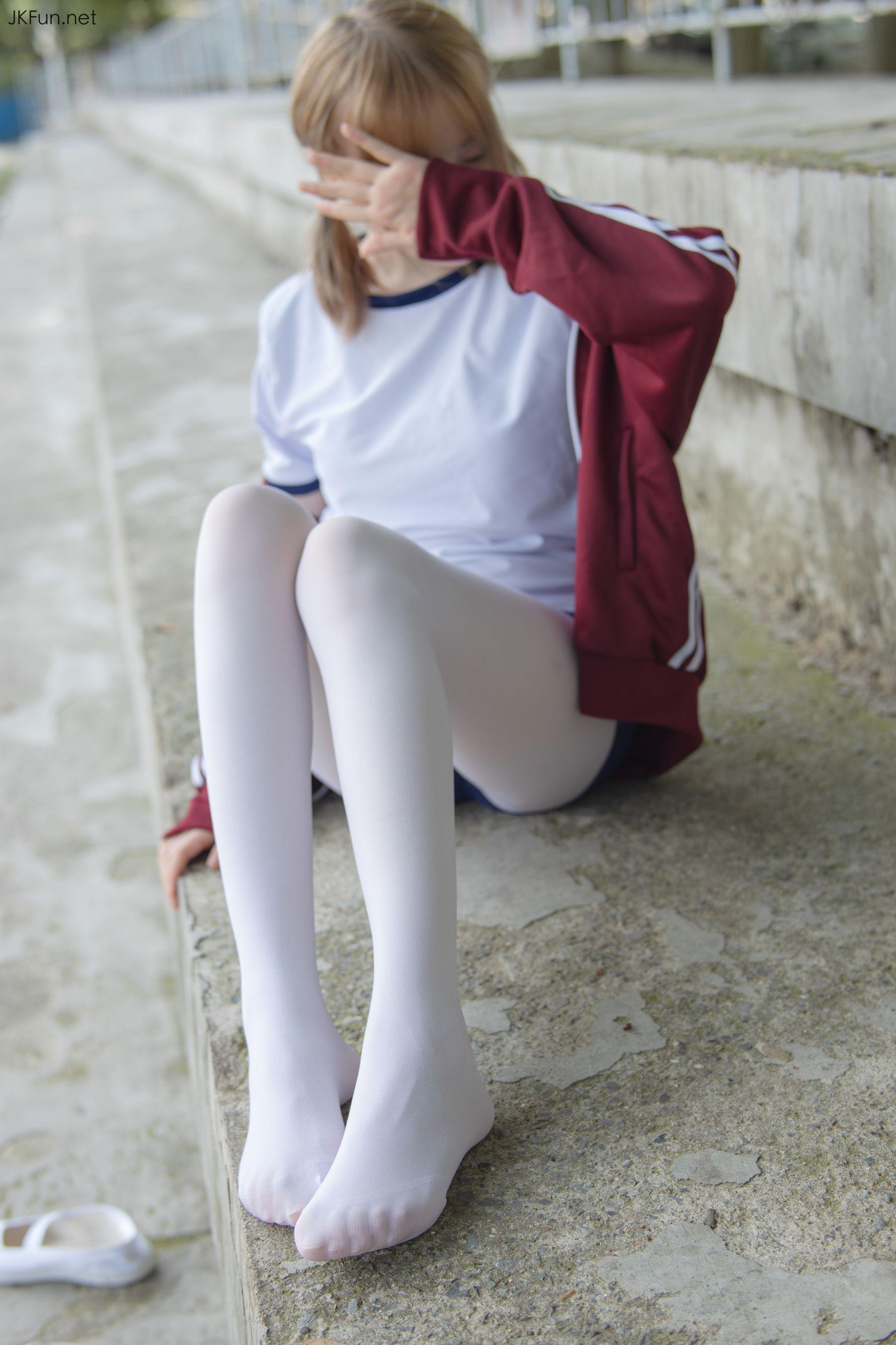[森萝财团] JKFUN-019 Aika 80D白丝外景体操服 [107P]插图