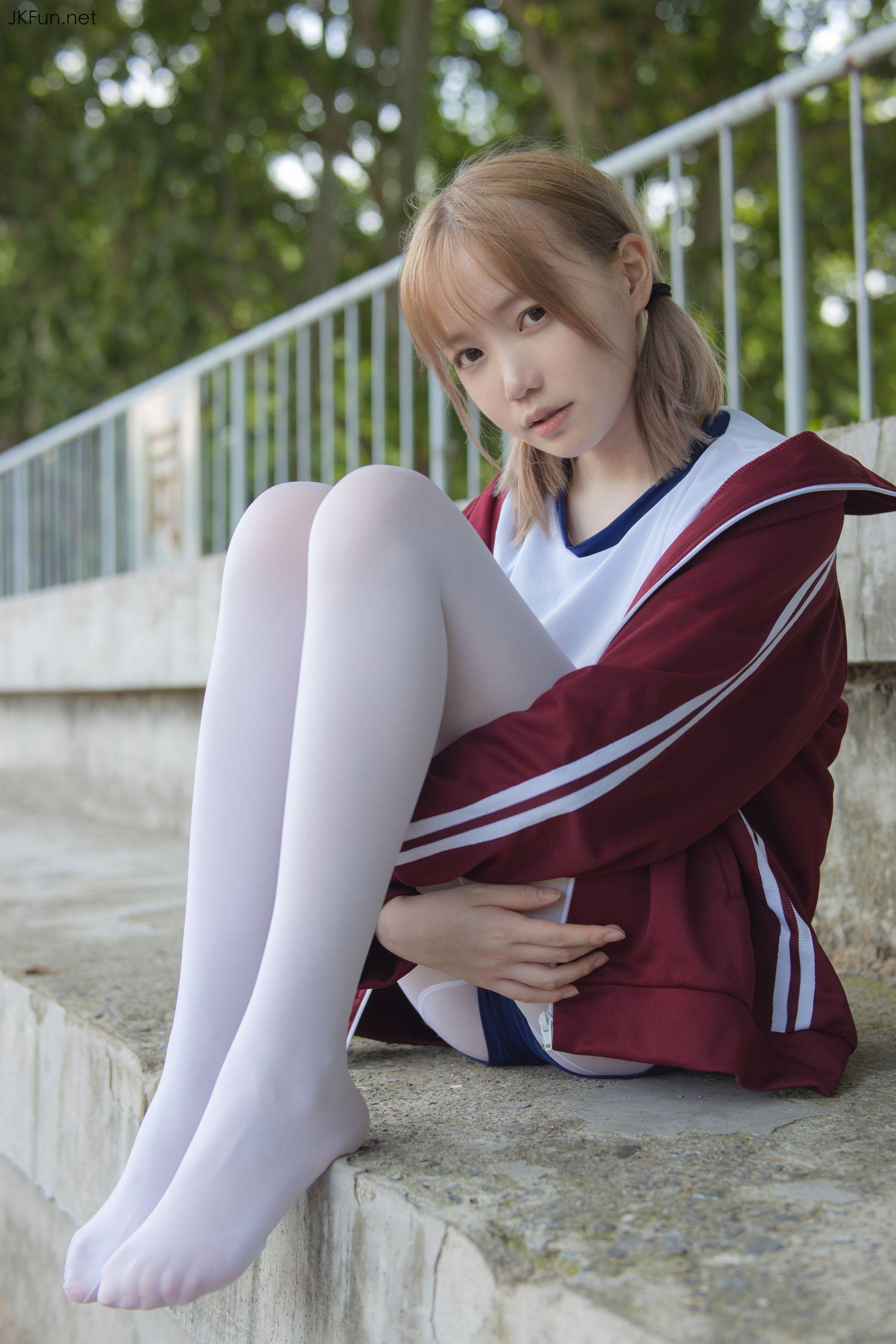 [森萝财团] JKFUN-019 Aika 80D白丝外景体操服 [107P]插图7