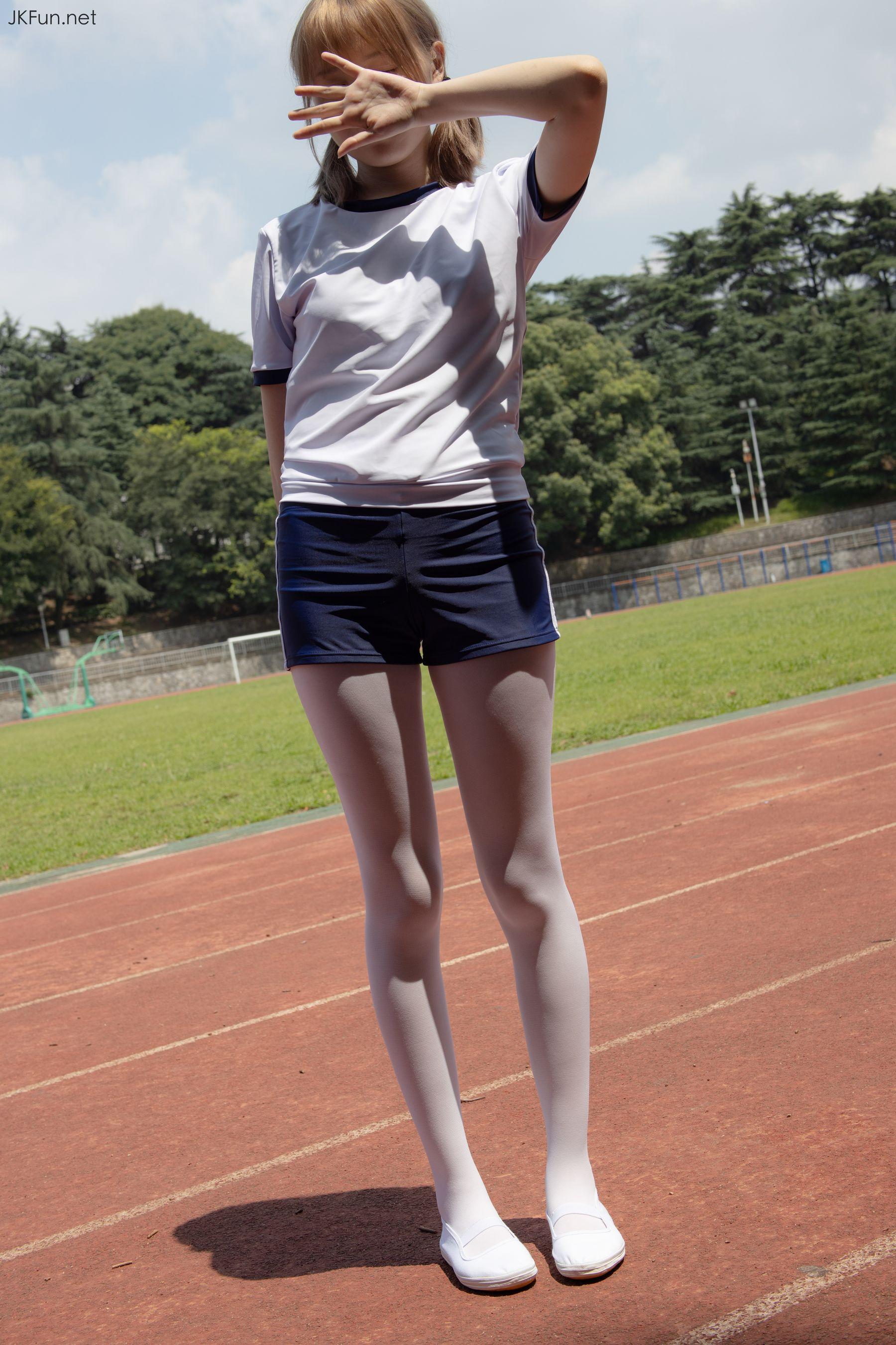 [森萝财团] JKFUN-019 Aika 80D白丝外景体操服 [107P]插图2